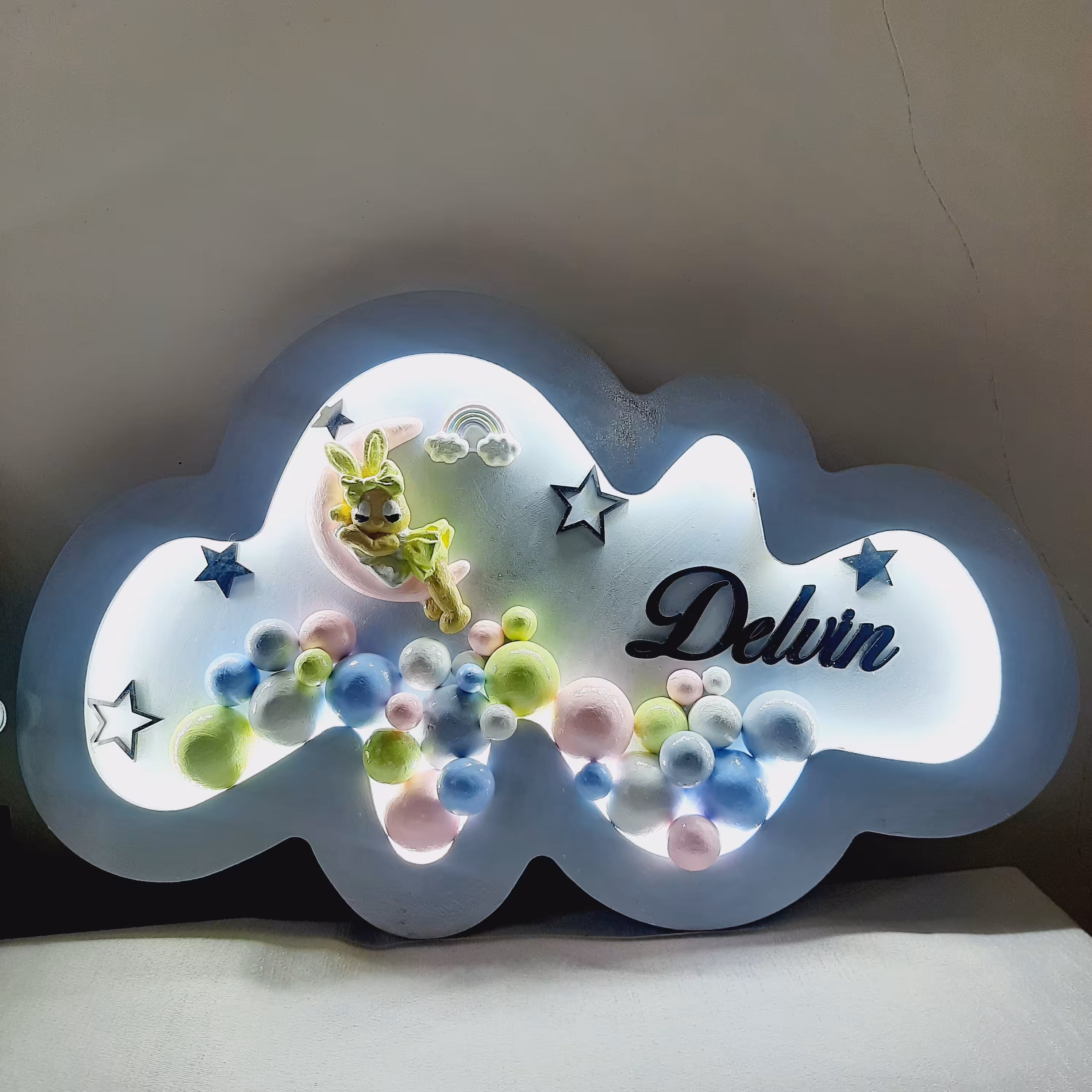 تابلو اسم کودک چراغدار که به عنوان شبخواب استفاده میشه و در سایر 35در50