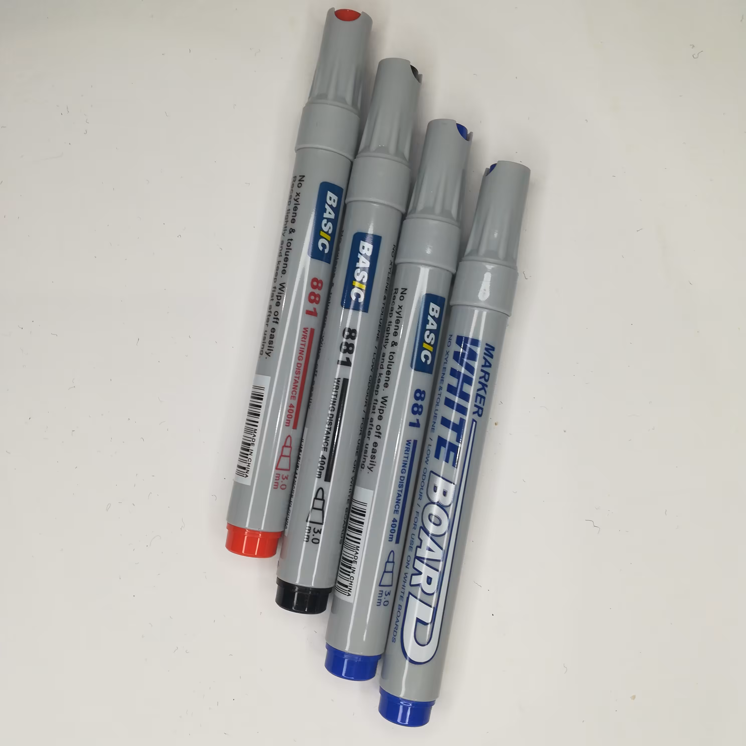 ماژیک وایت برد 4عددی بیسیک نوک گرد  رنگ های آبی، مشکی و قرمز