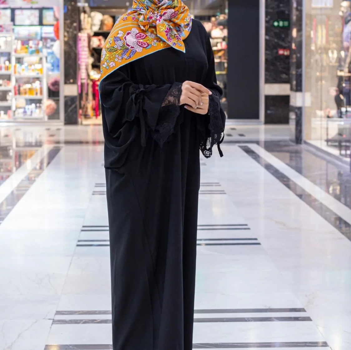 مانتو عبایی کرپ الیزه استین گیپور