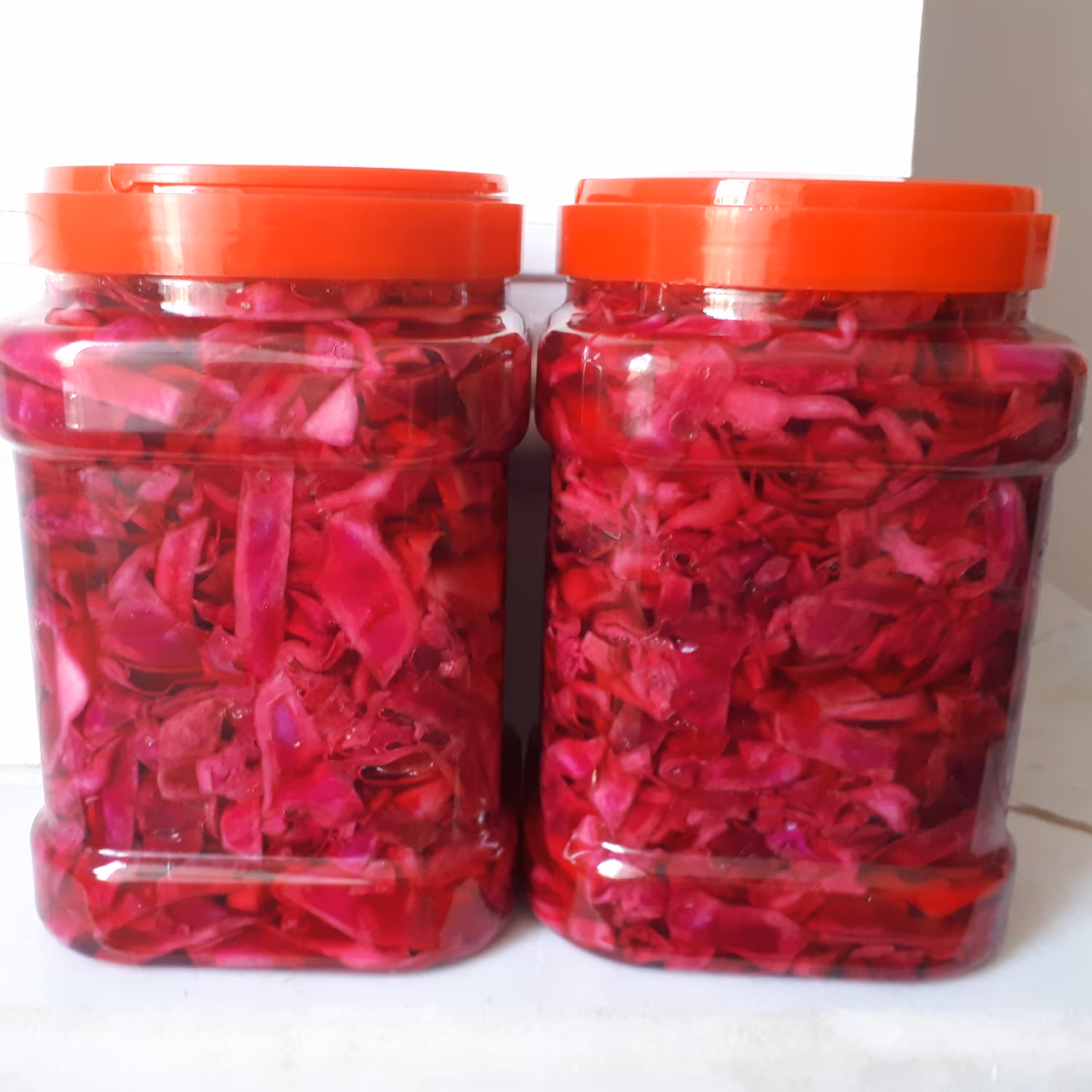 ترشی کلم بنفش در بسته بندی یک و نیم کیلویی 