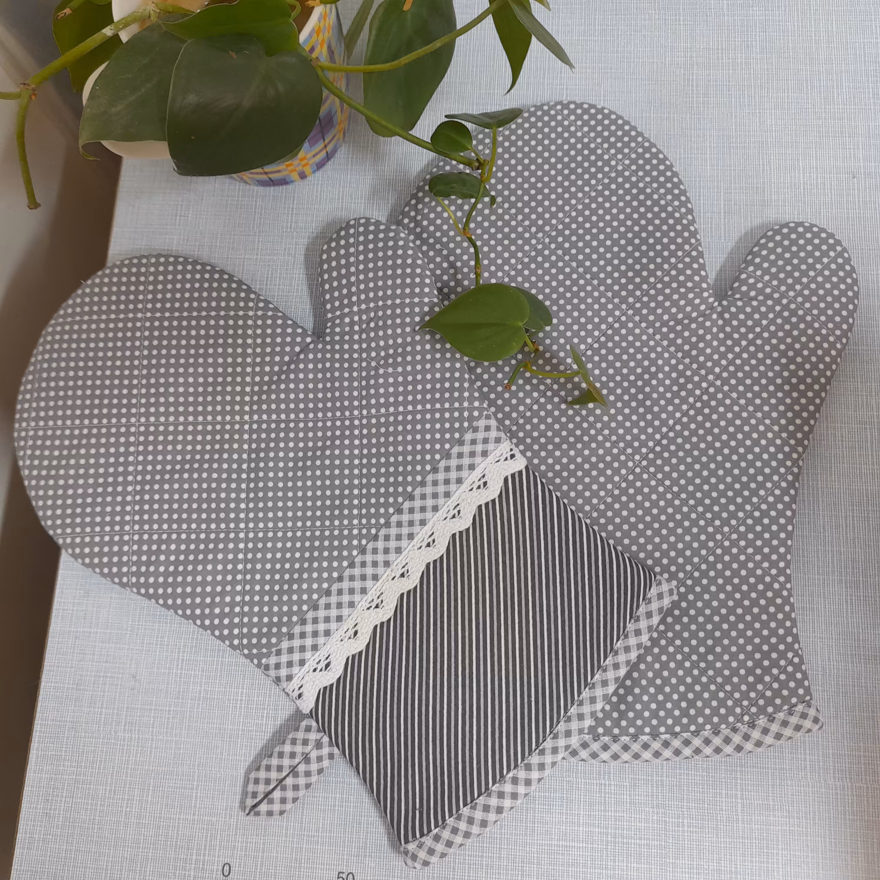 دستکش فر طوسی