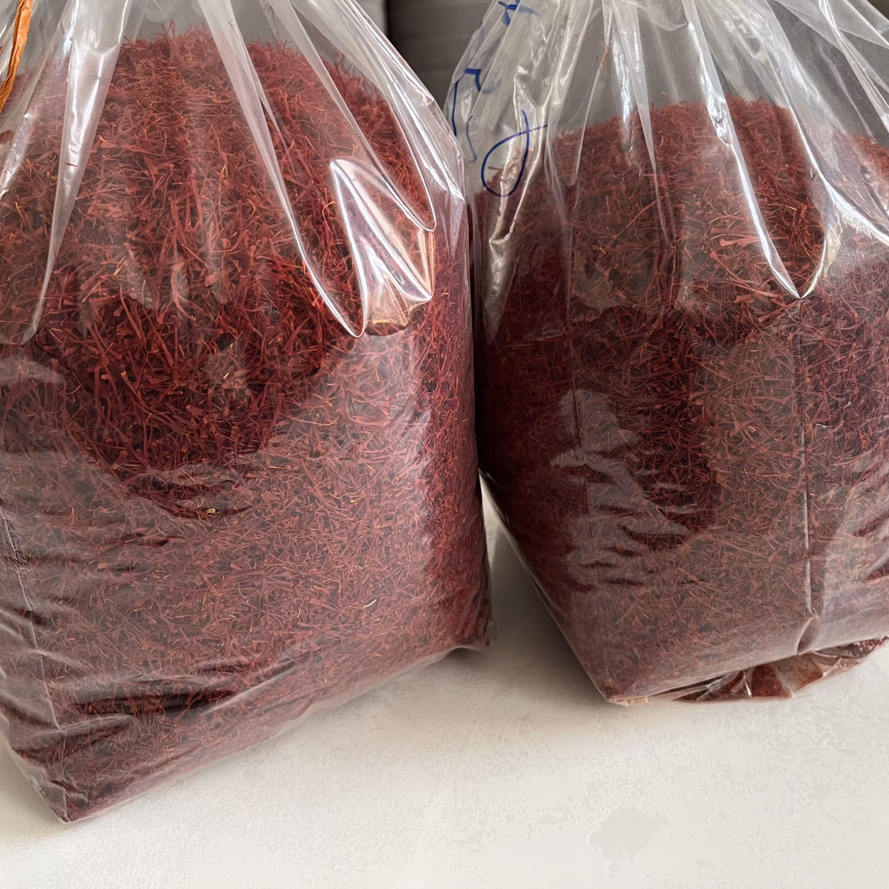 زعفران یک مثقال قائنات مستقیم از کشاورز بخرید. کافیه یه بار امتحان کنید . با ضمانت مرجوعی  