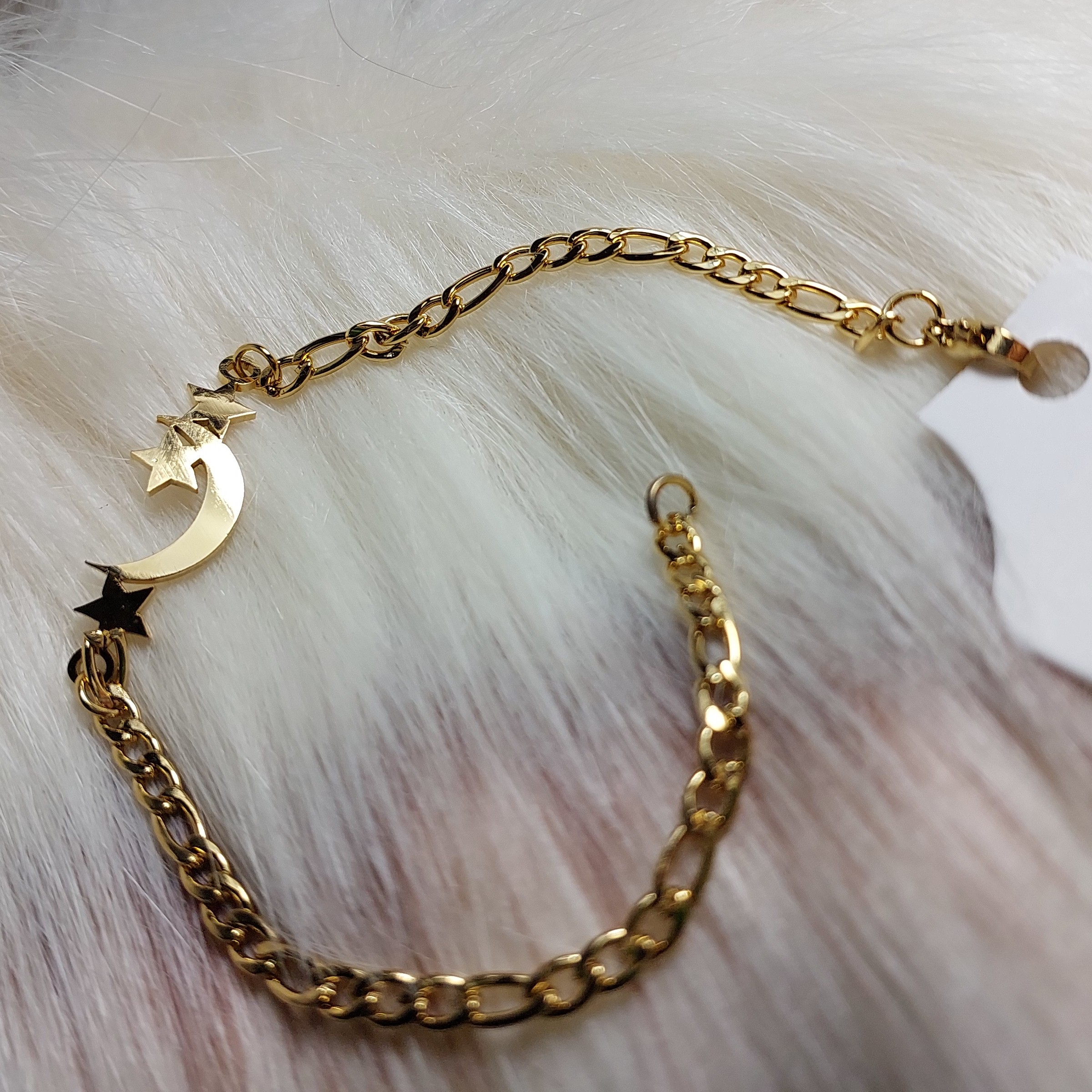 دستبند ماه و ستاره.  