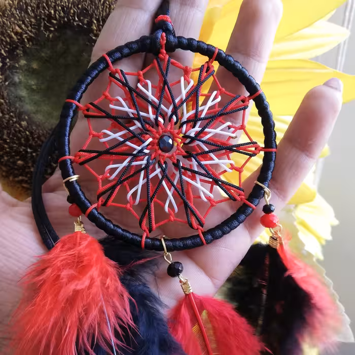 اویز ماشین با رنگ قرمز مشگی بافت سه بعدی و ارسال رایگان 