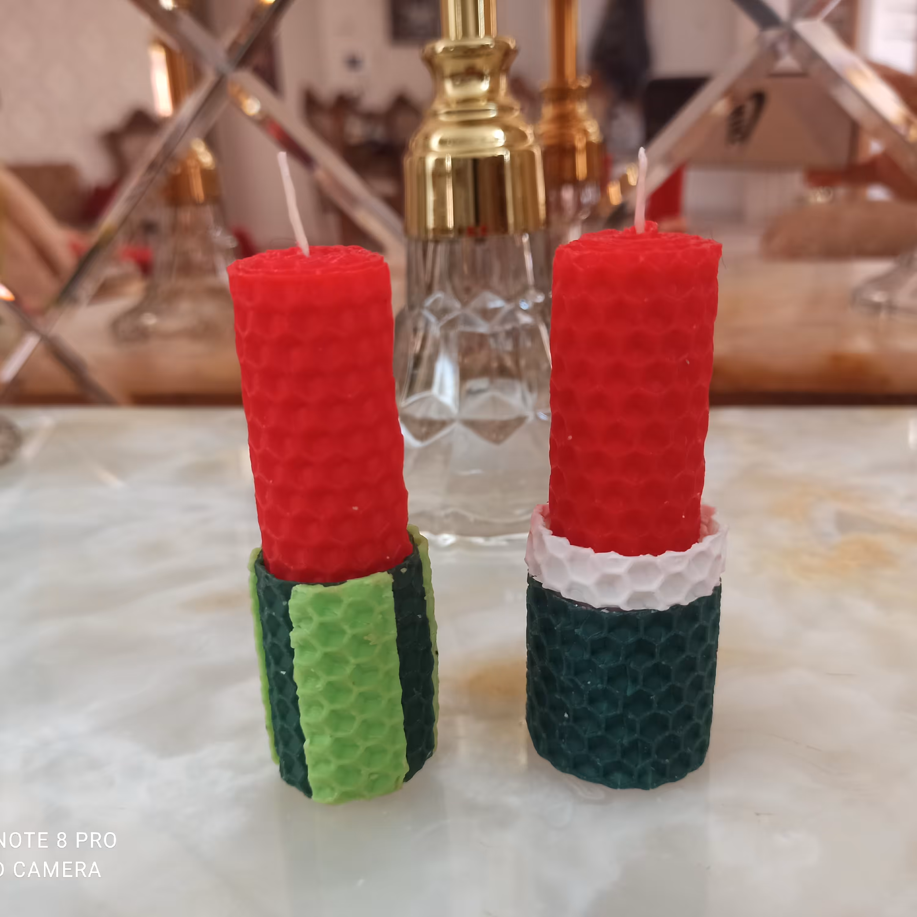 شمع موم عسل  یلدایی قرمز و سبز  9 سانتی طرح هندوانه  تکی