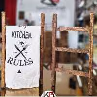 نردبان و دستمال آشپزخانه