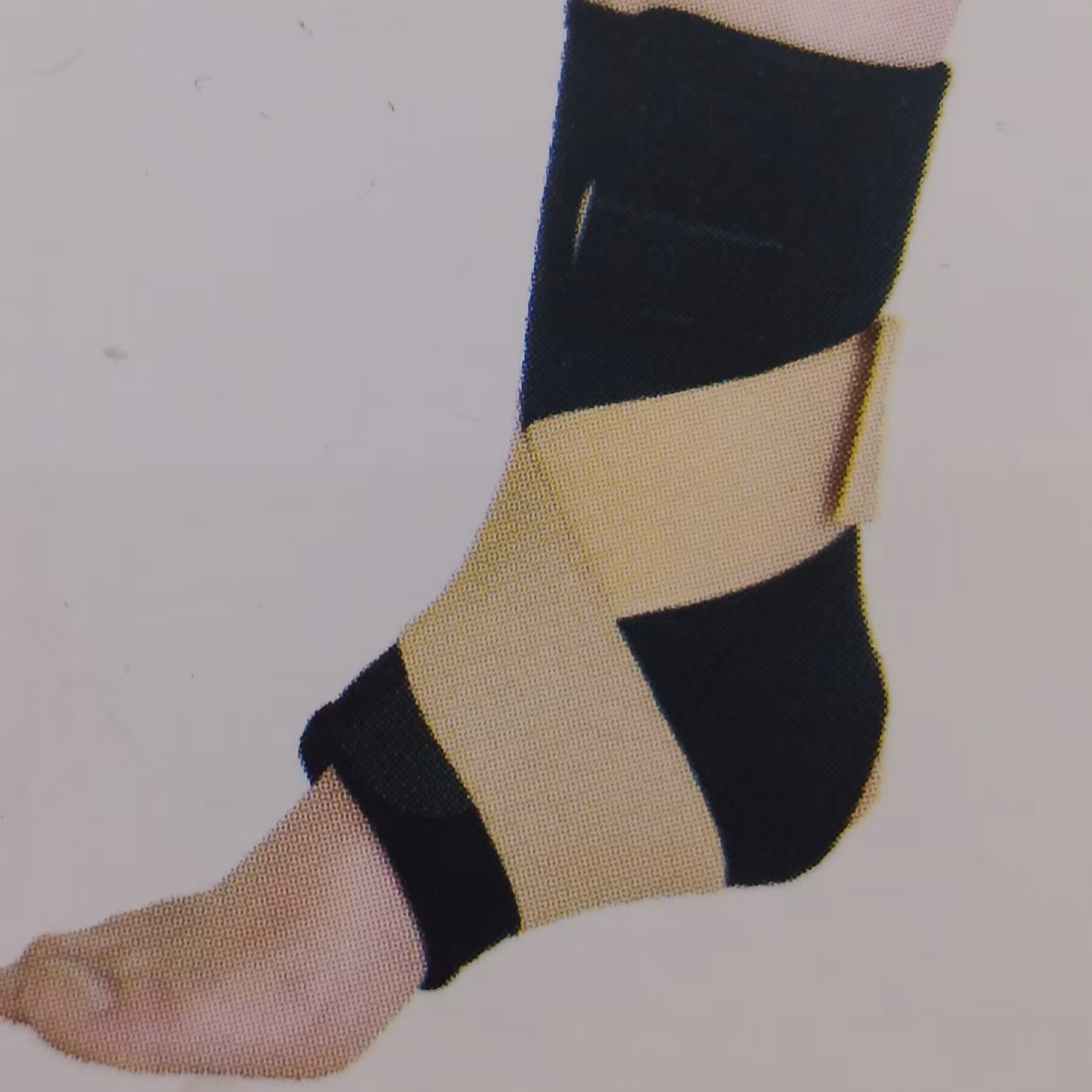 قوزک بند نئوپرن قابل تنظیم مدل طب و صنعت کد 11200 در سایزهای مختلف 