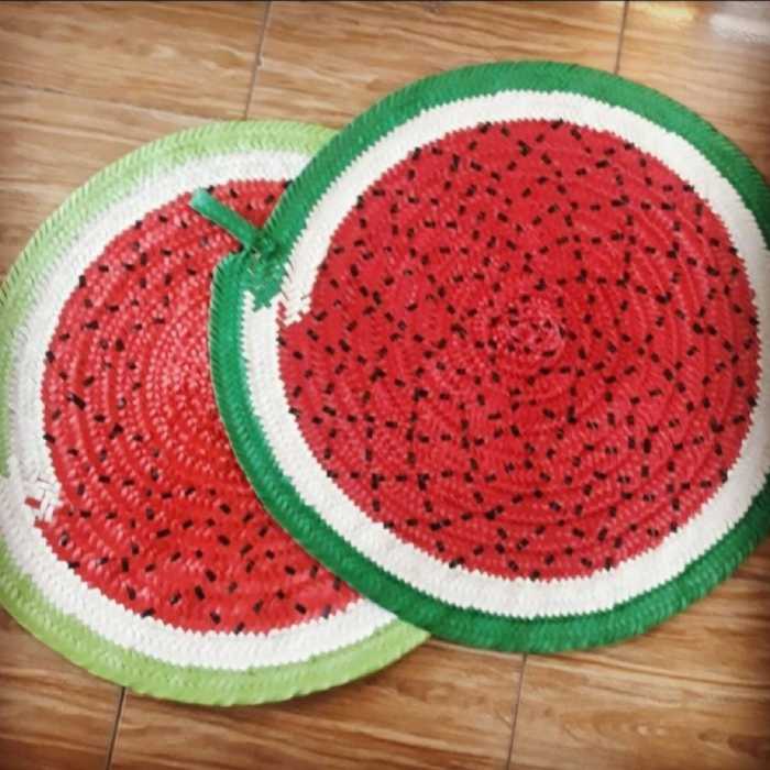 سفره گرد تسمه ای دستباف طرح یلدایی