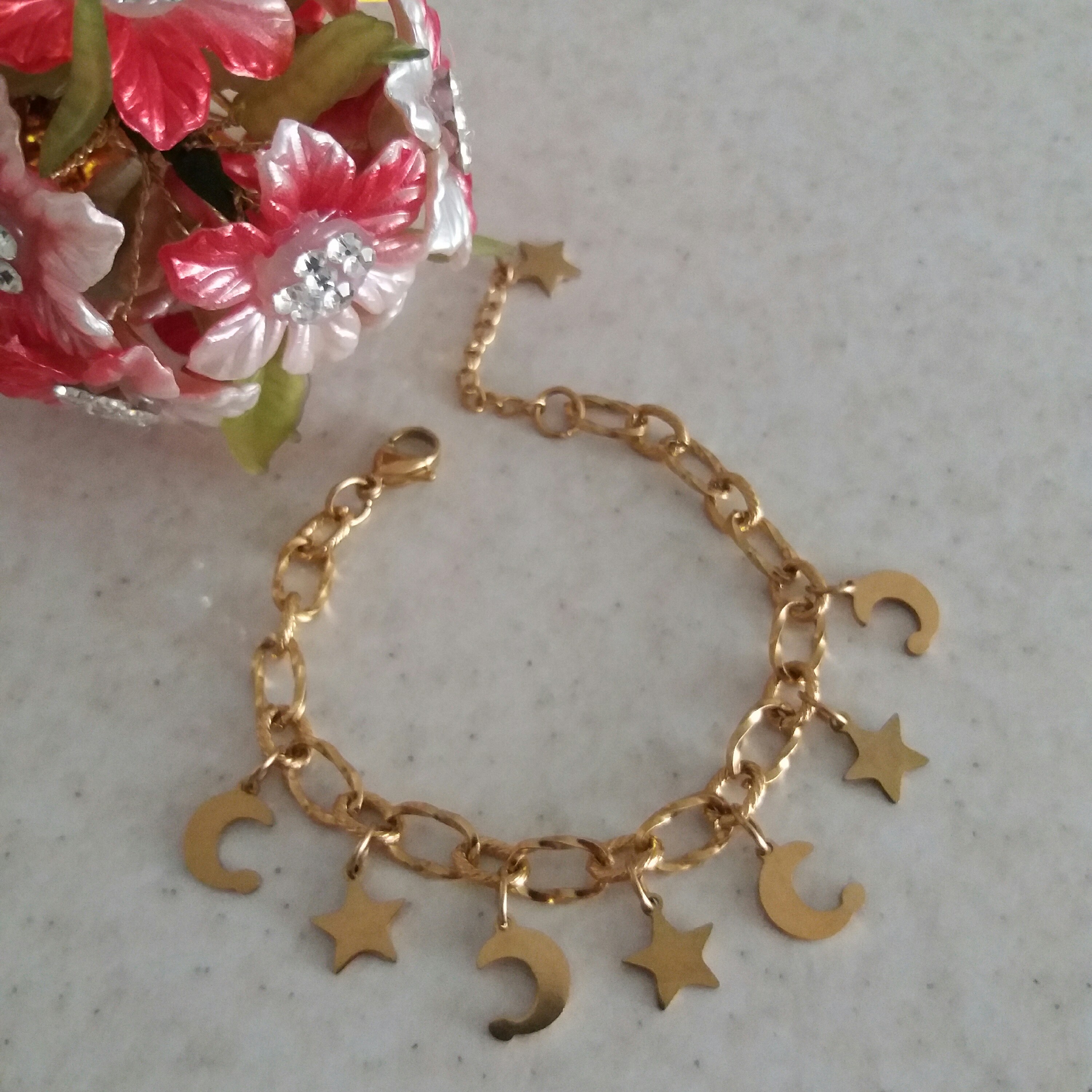 دستبند آویز دار ماه وستاره