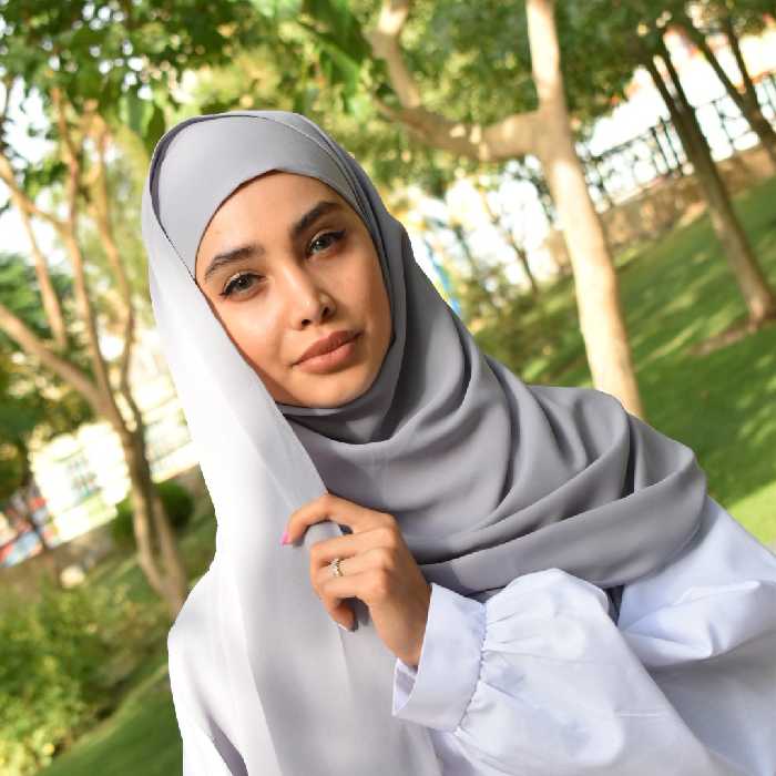 هدشول گرد طوسی روشن کرپ حریر زیرسازی شده بدون نیاز به طلق در رنگبندی با دوبند برای فیکس کردن