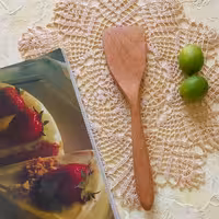 کفگیر چوبی دستساز بارلی مناسب جهیزیه عروس چوب راش 25 سانتی کد bar0066