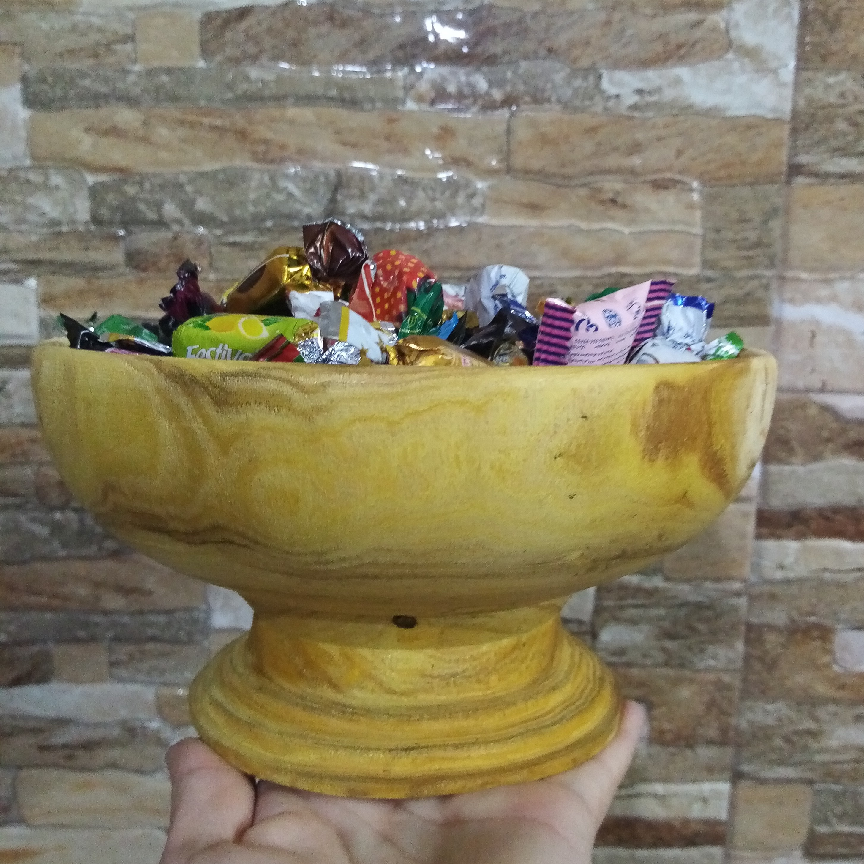 شکلاش خوری چوبی زیبا کرمی رنگ به وزن 527 قطر دهانه18