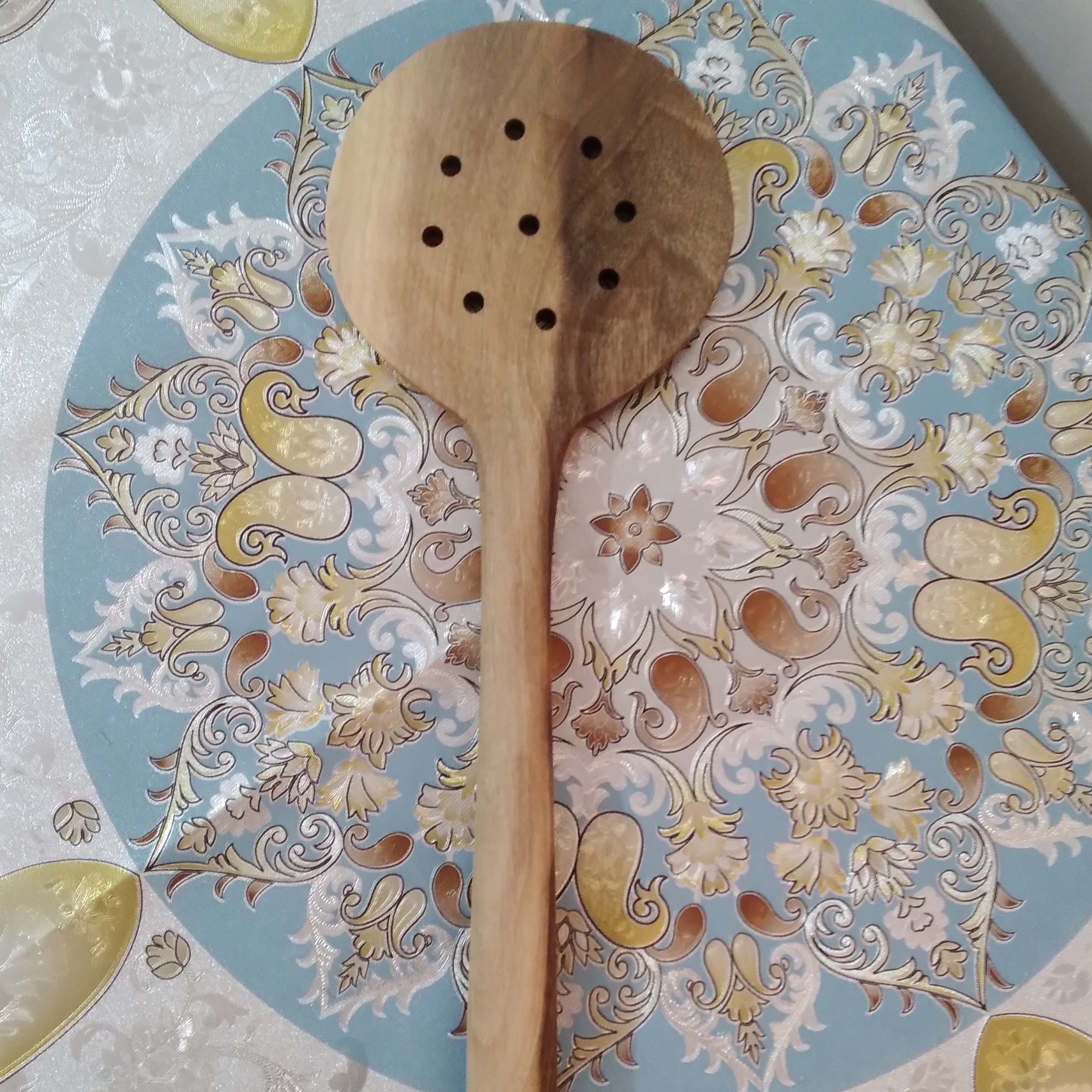 کفگیر چوبی گرد
