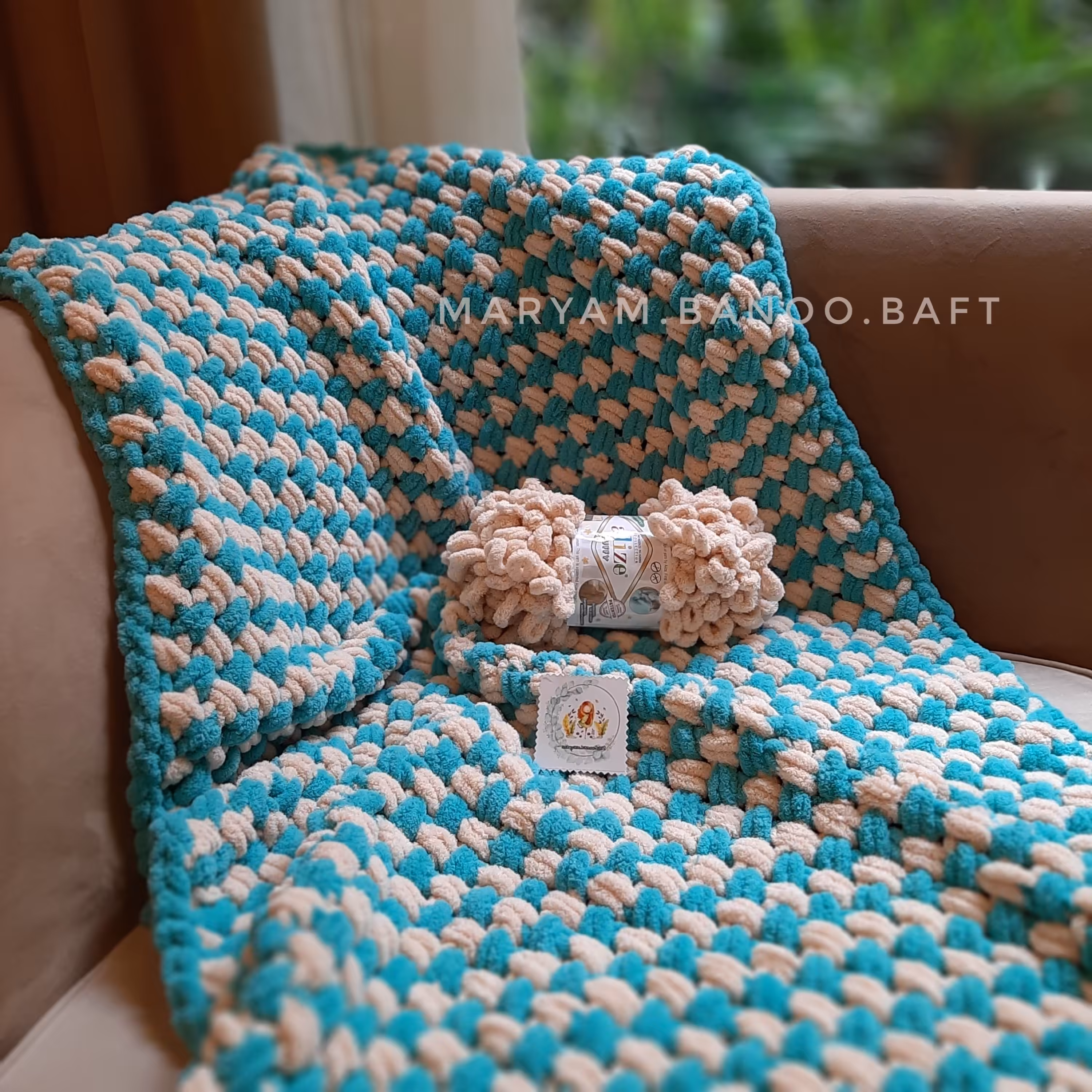 شال مبل پافیِ مریم بانو، دو رنگ ، دستبافت با بهترین کاموای ترک پافی