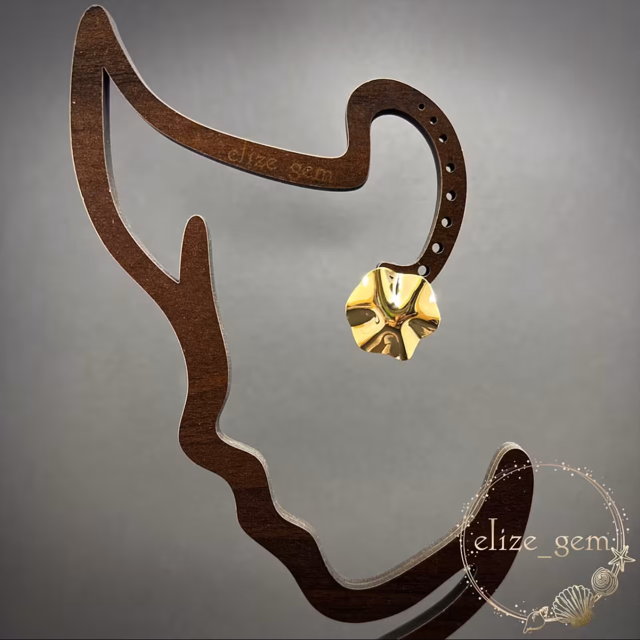 گوشواره دایره ای موج دار 