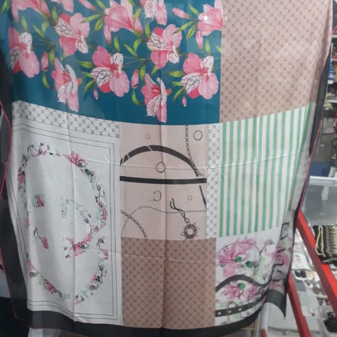 روسری نخی گلدار
