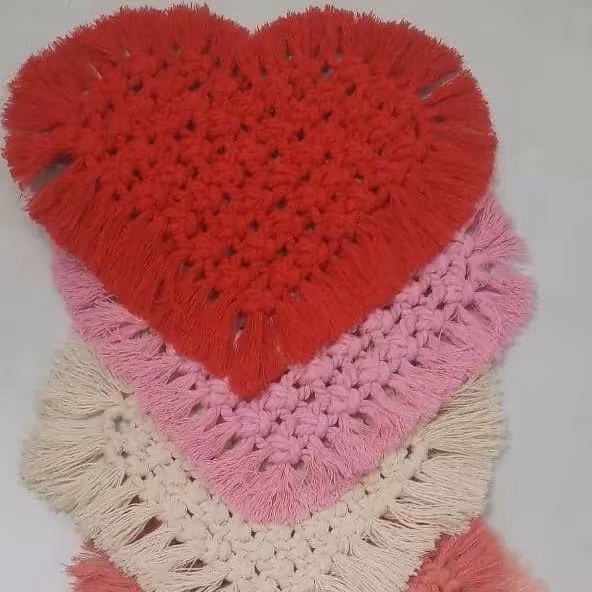 رومیزی قلب مکرومه