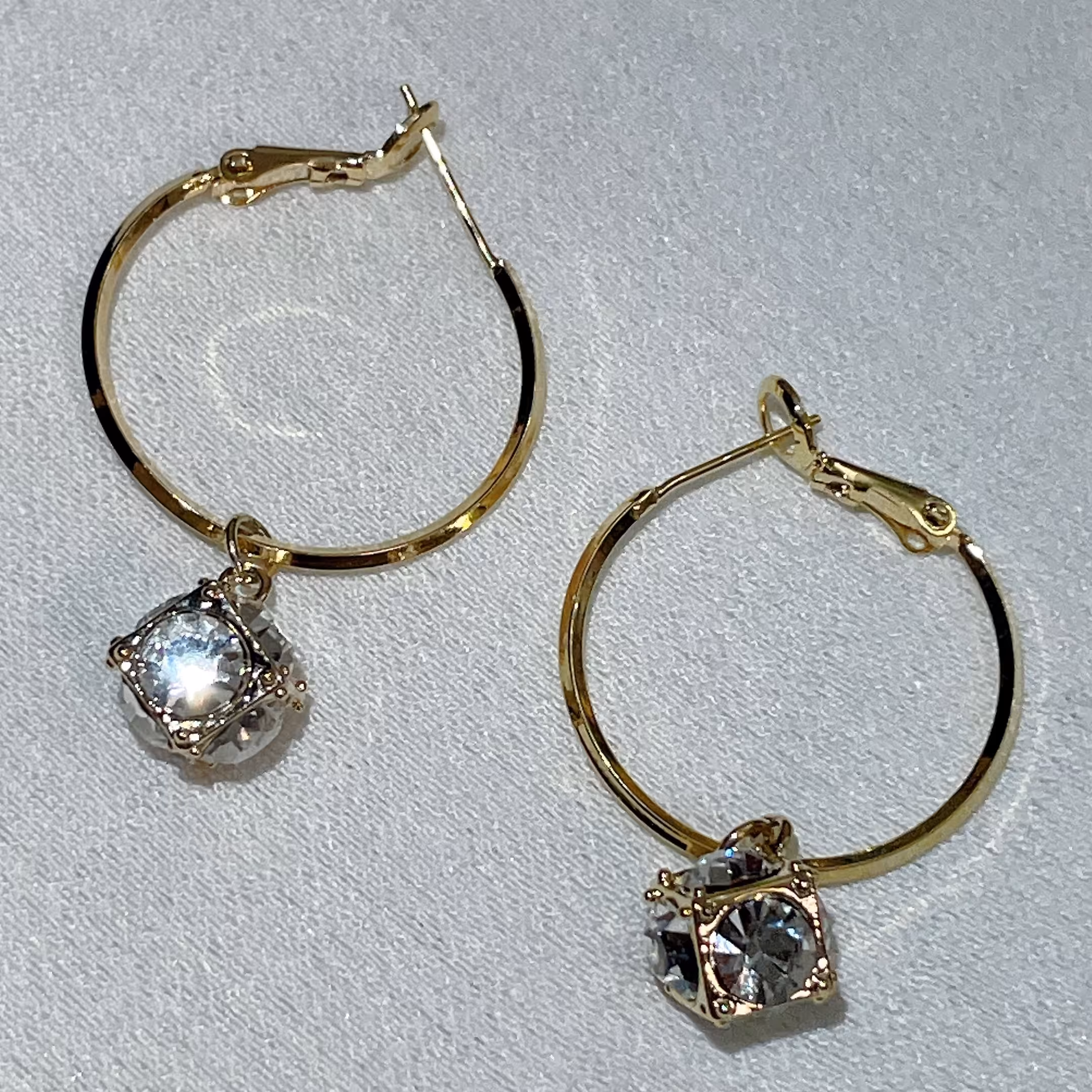 گوشواره سنگی نگینی استیل سوزن نقره 925 رنگ ثابت و بدون حساسیت