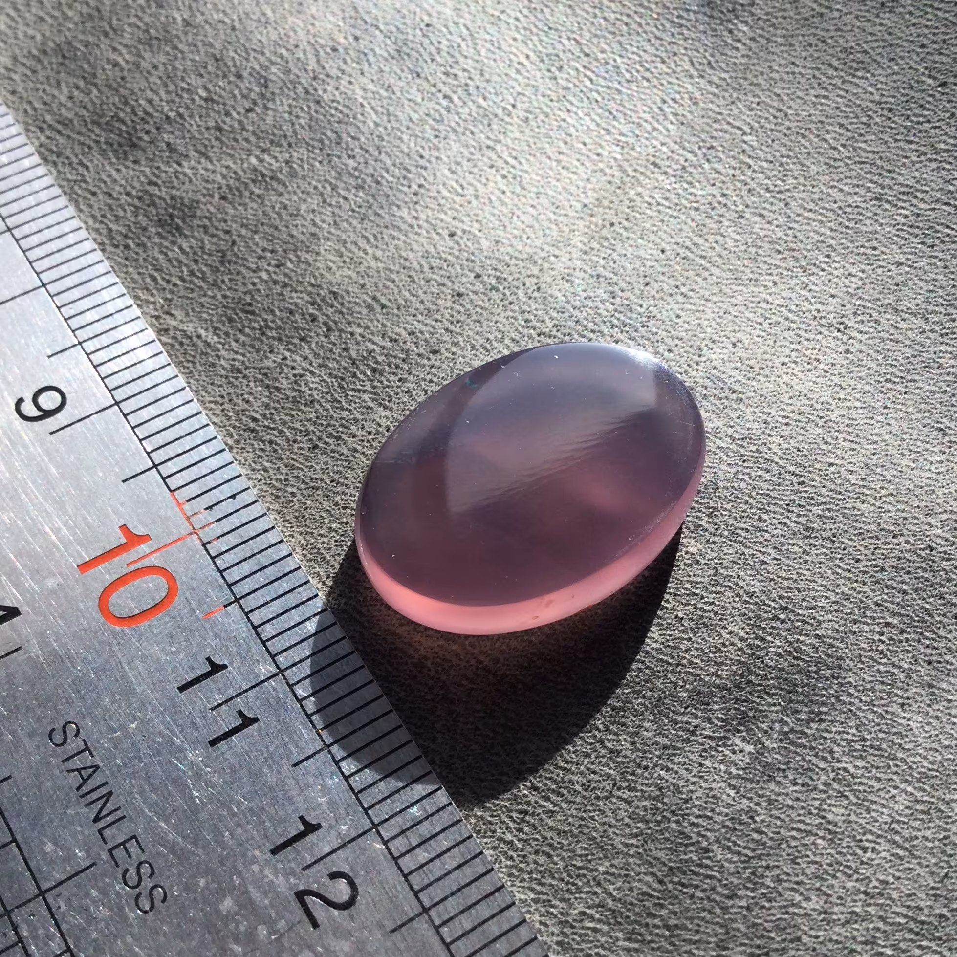 عقیق سوسنی پررنگ درجه یک تراش تخت 