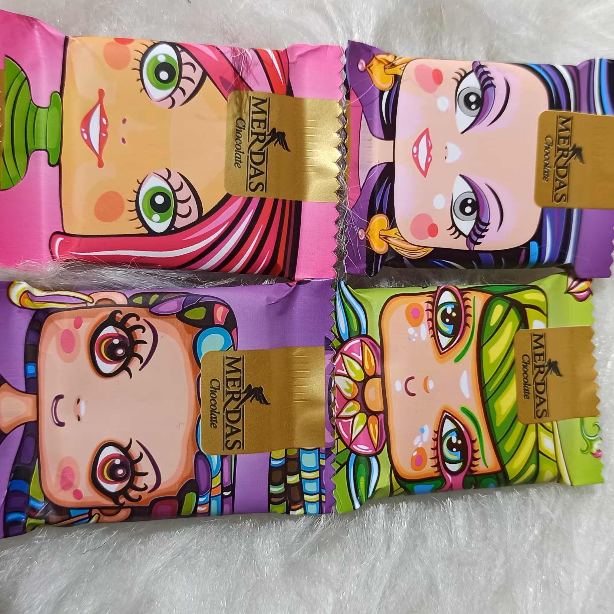 شکلات پذیرایی مرداس طرح استیکر  در 4 طرح