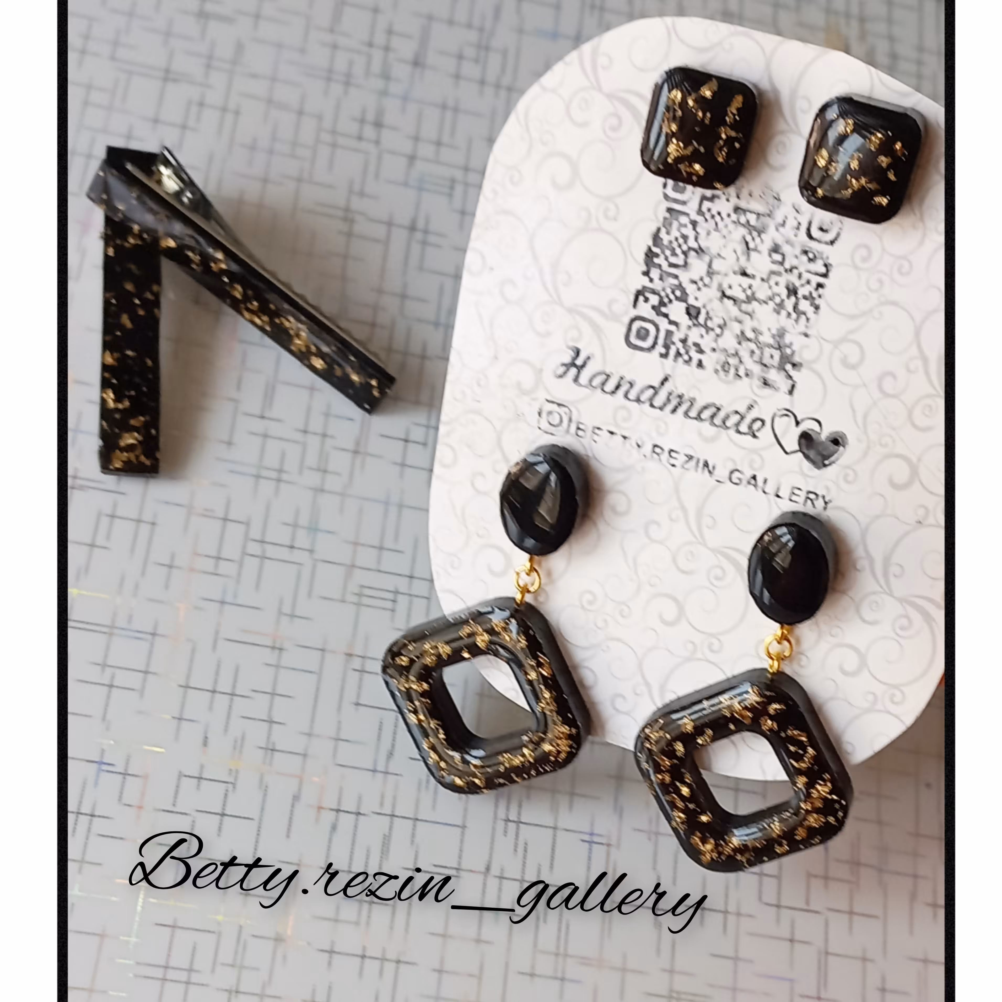 ست گوشواره و گیره مو رزینی