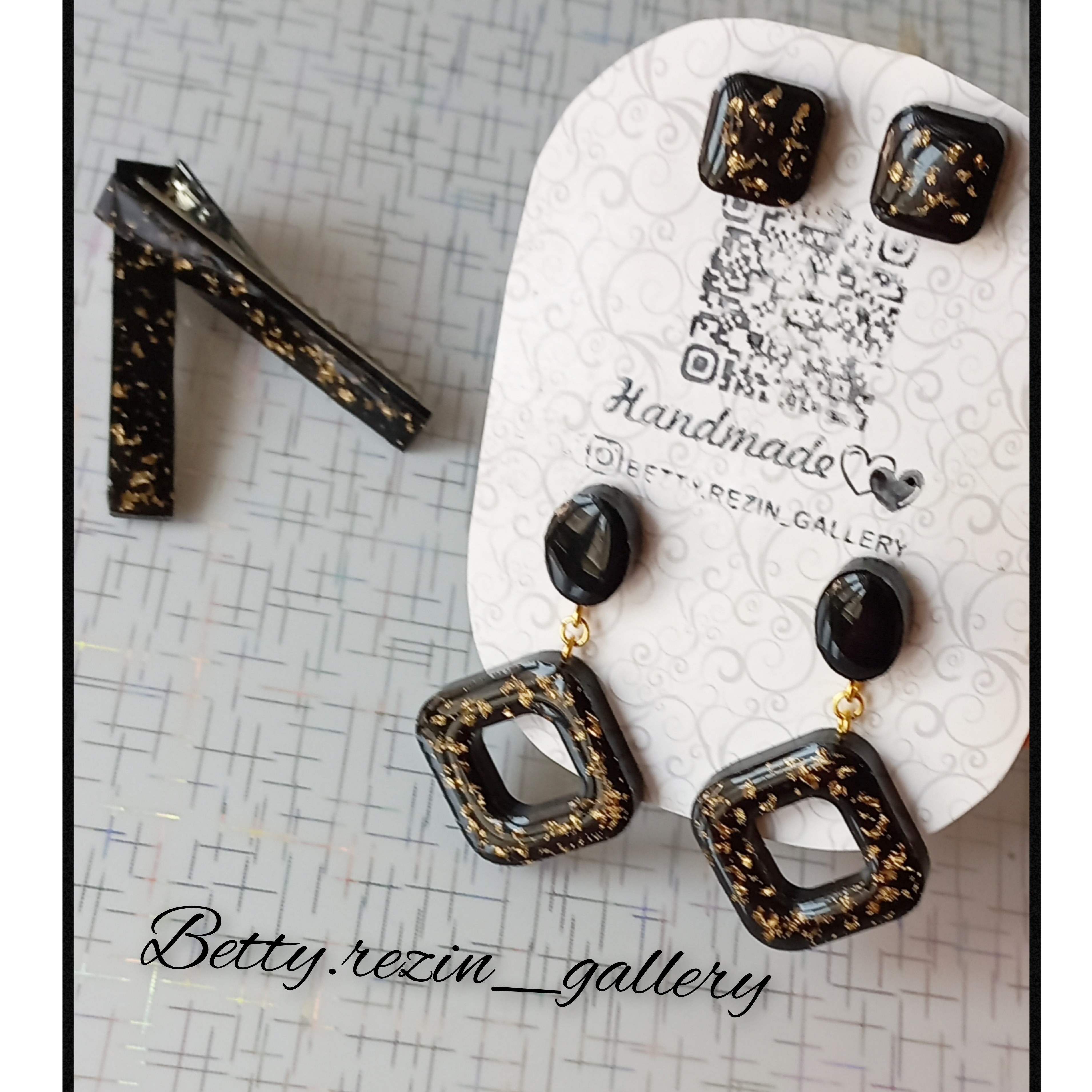 ست گوشواره و گیره مو رزینی