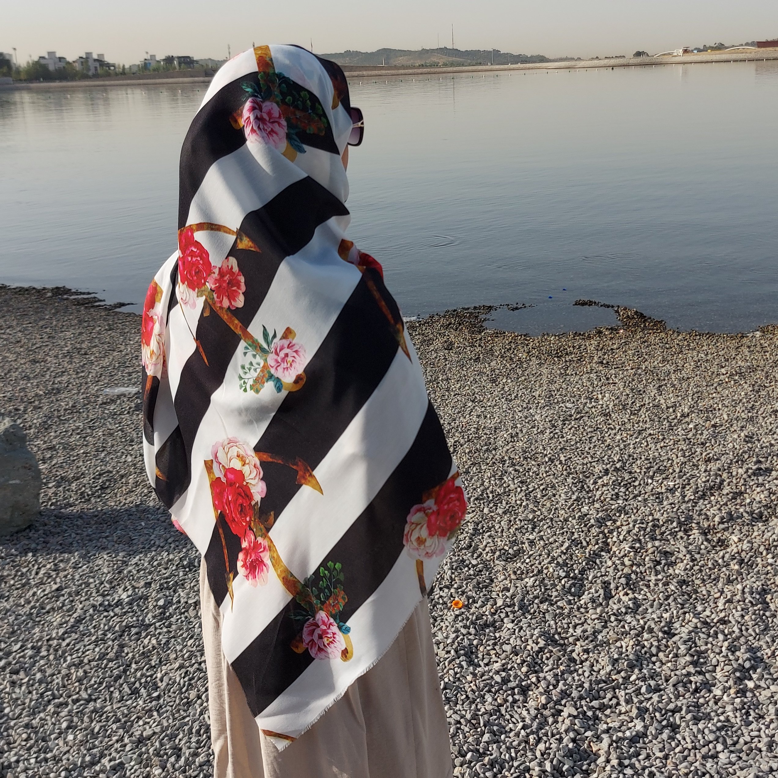روسری نخی قواره 135  طرح راه راه