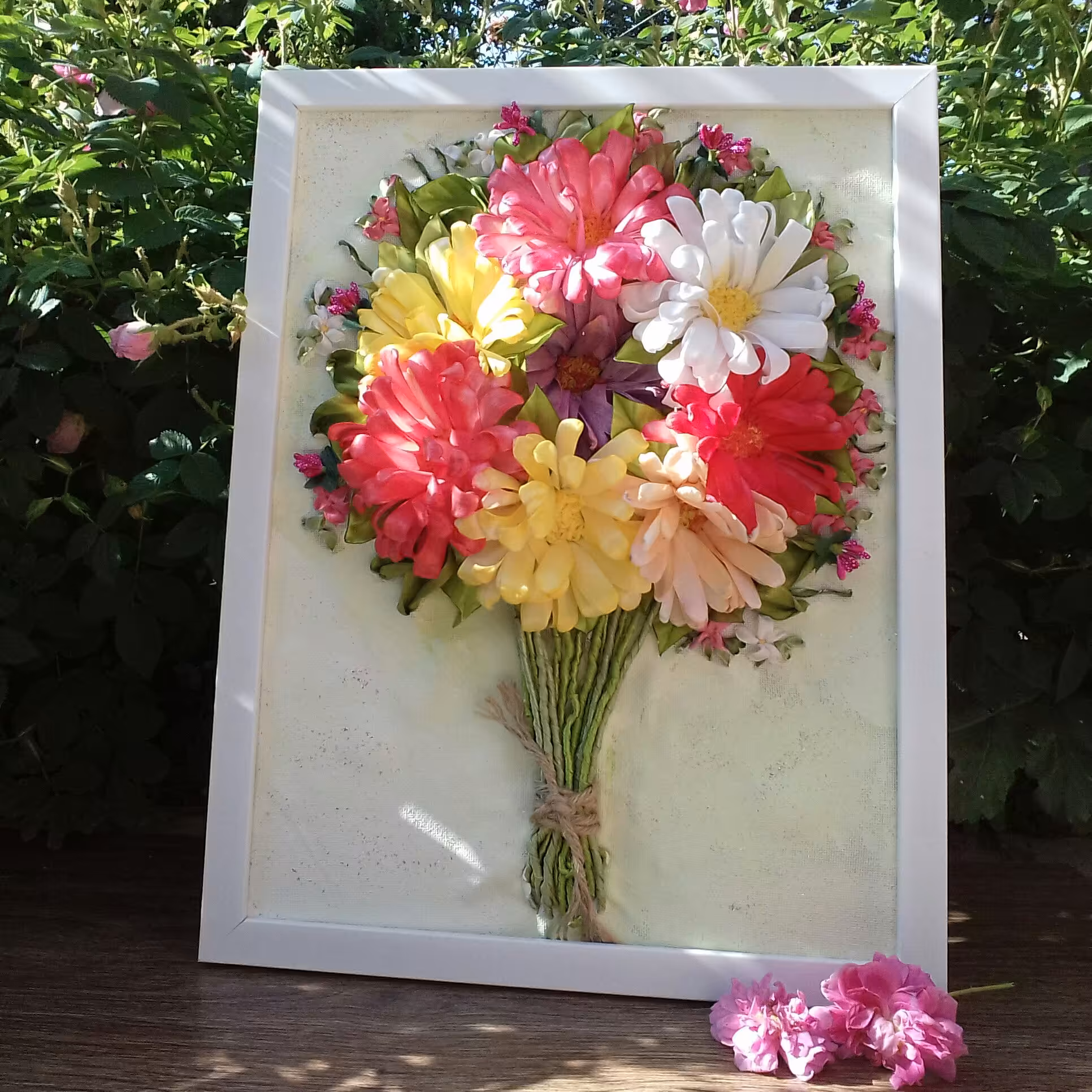 تابلوی روباندوزی دسته گل ژربرا 