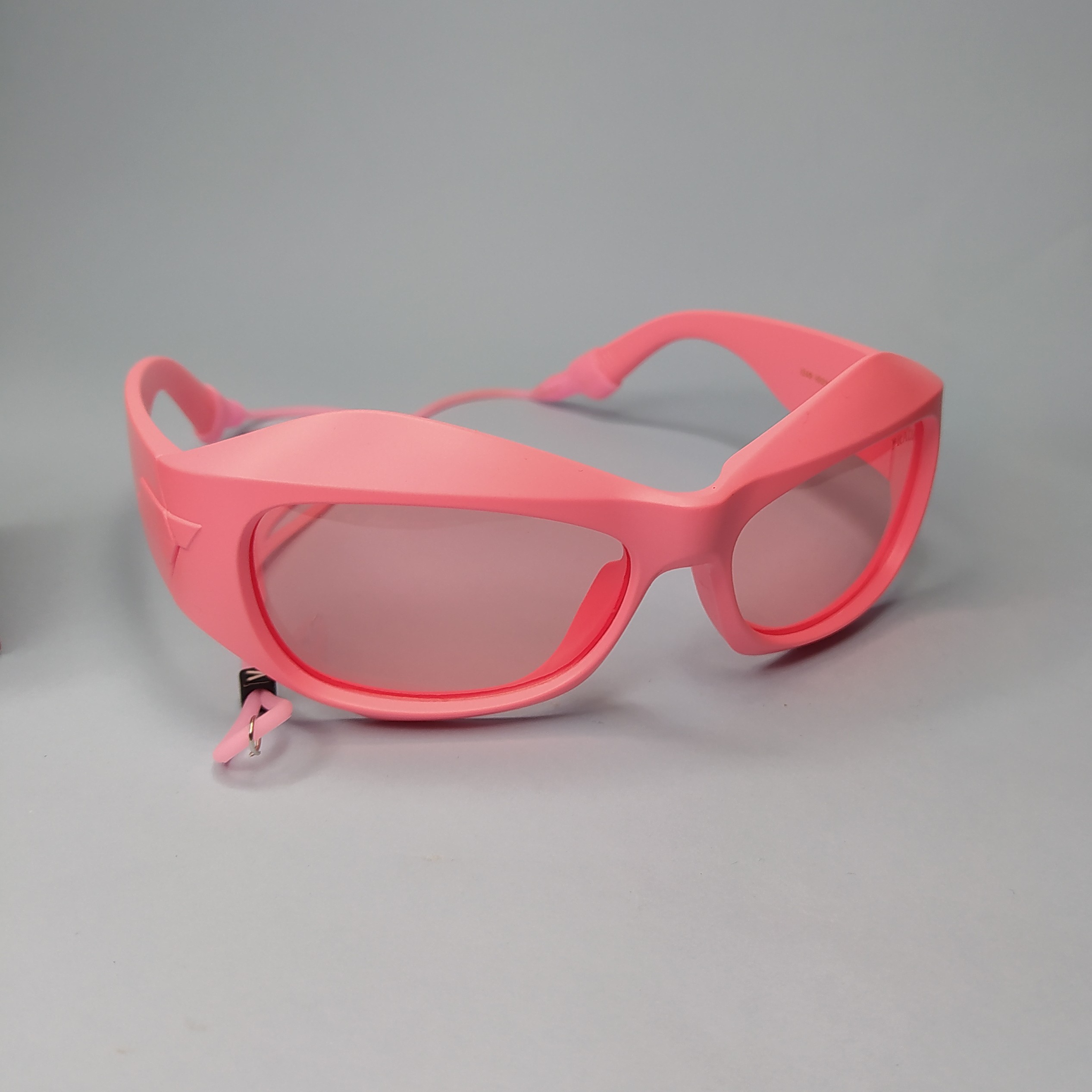 عینک پرادا هم مناسب شب هم آفتاب 