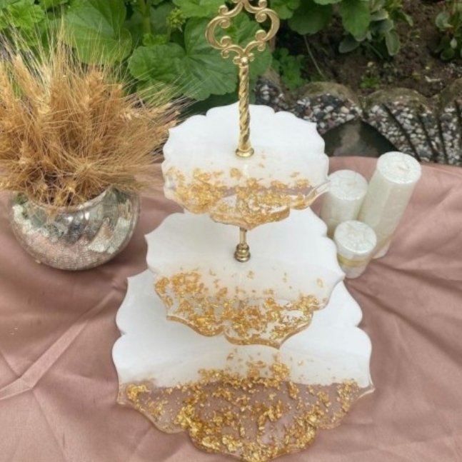 شیرینی خوری رزین
