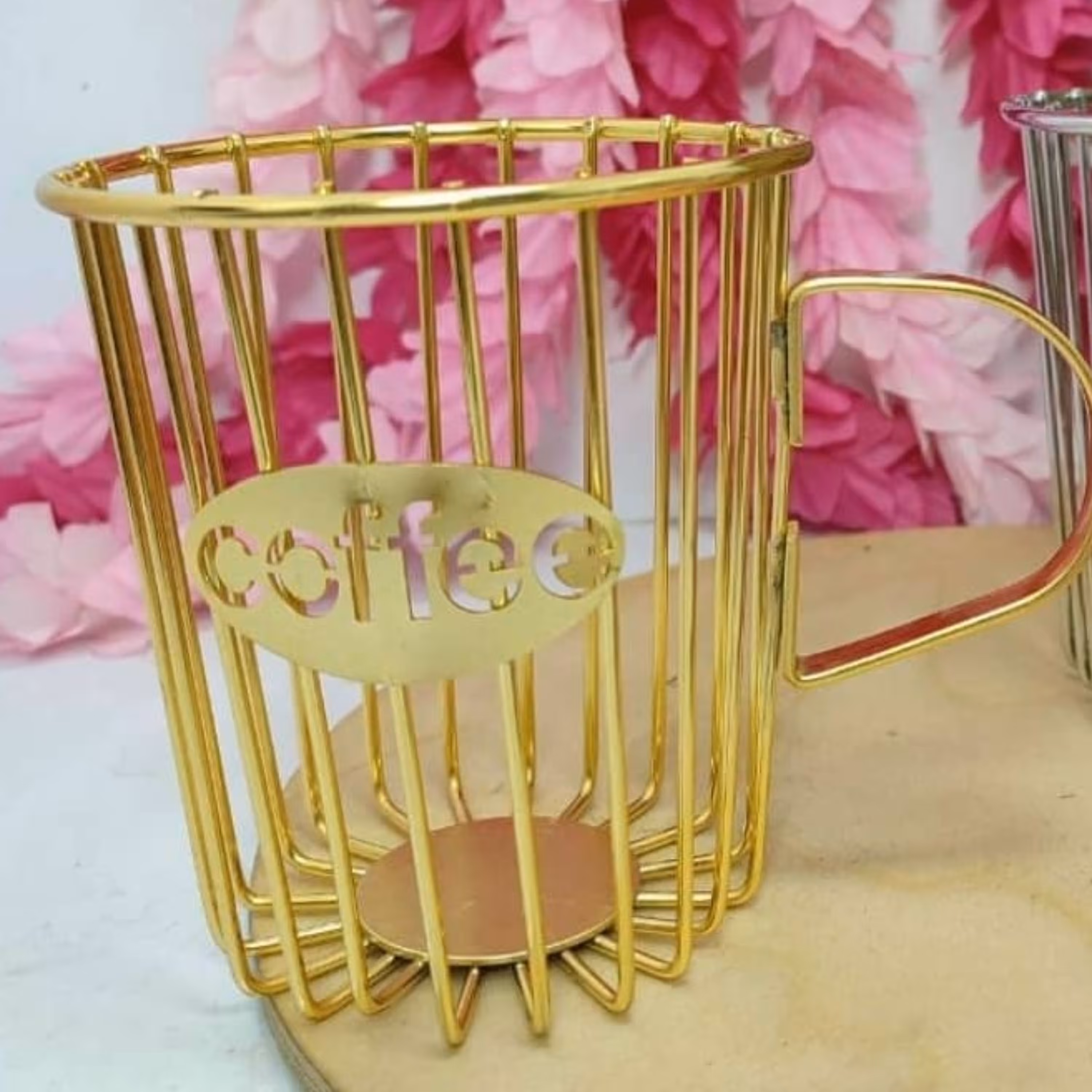 استند کافی طلایی لیوان کافی یا لیوان نسکافهcoffe