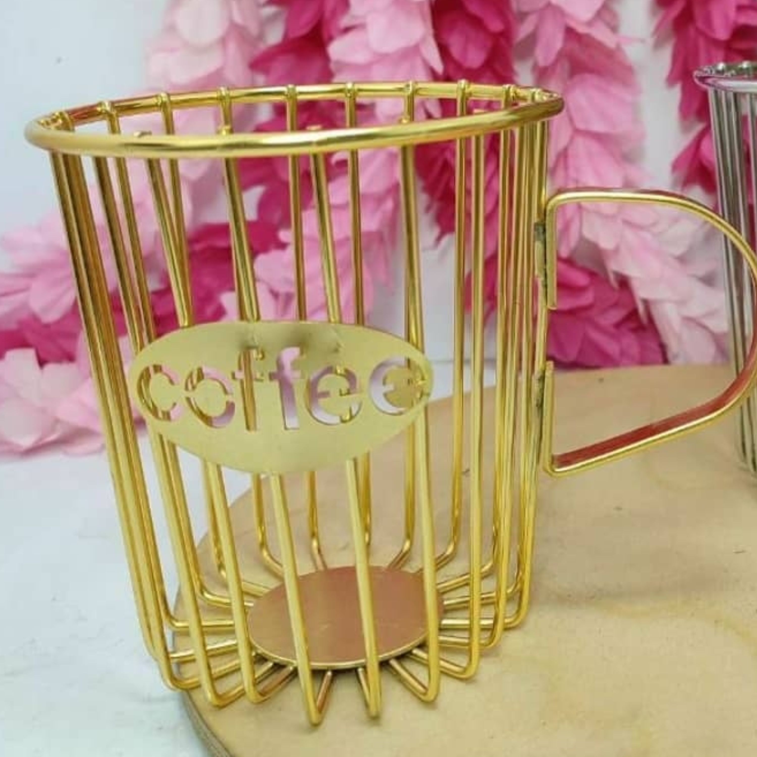 استند کافی طلایی لیوان کافی یا لیوان نسکافهcoffe