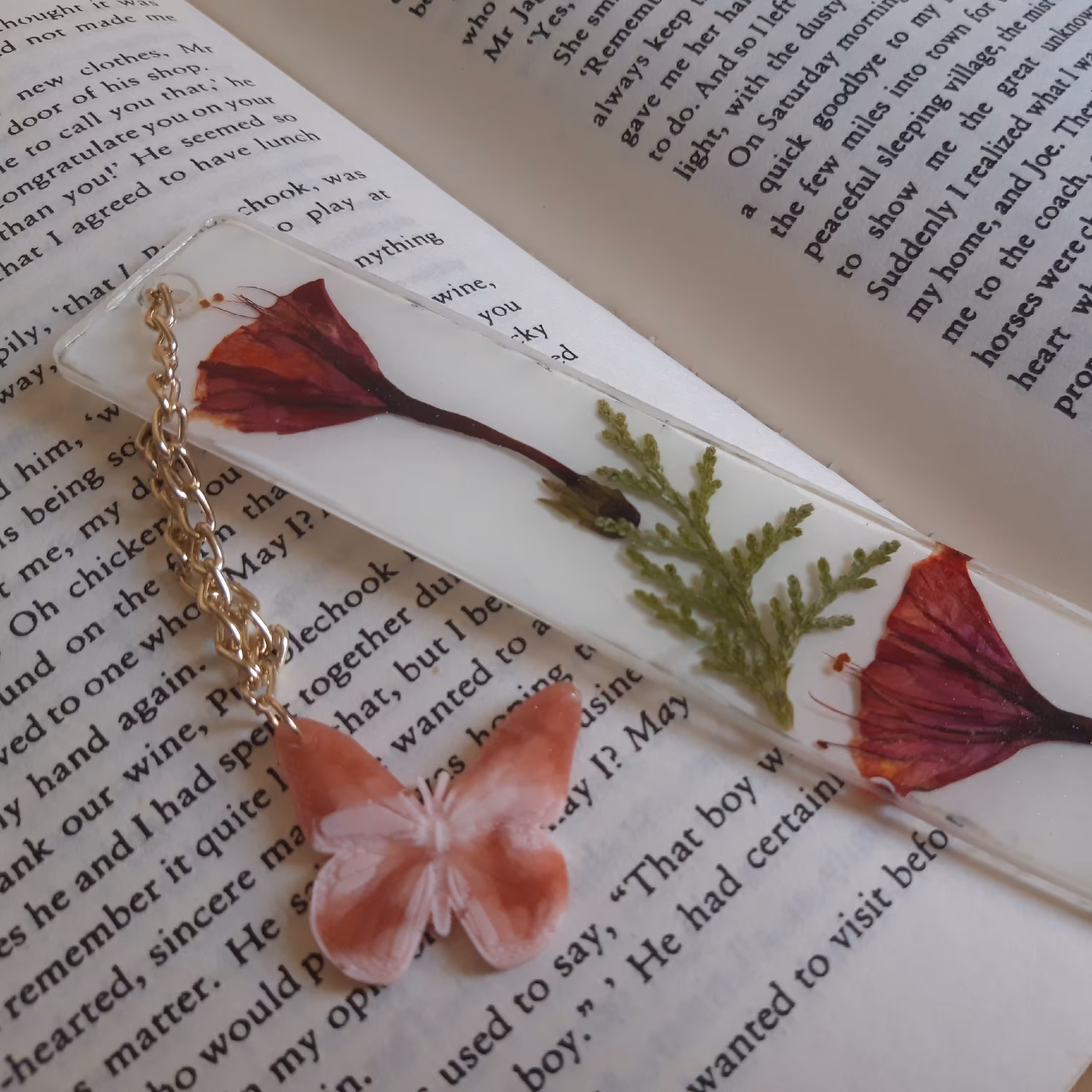 بوک مارک رزینی،نشانگر کتاب رزینی با آویز پروانه