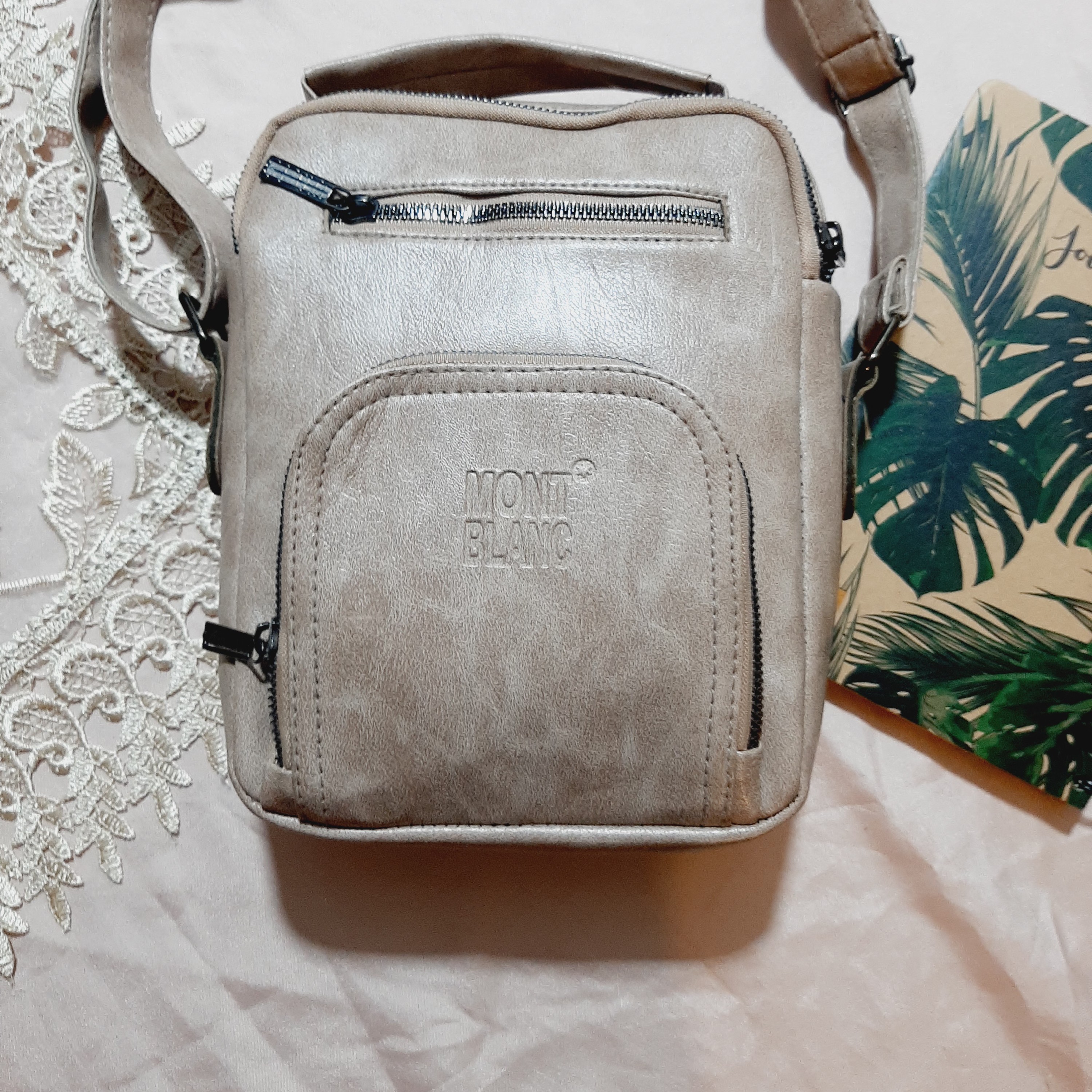 کیف دوشی مردانه رنگ نسکافه ای سایز 20در25