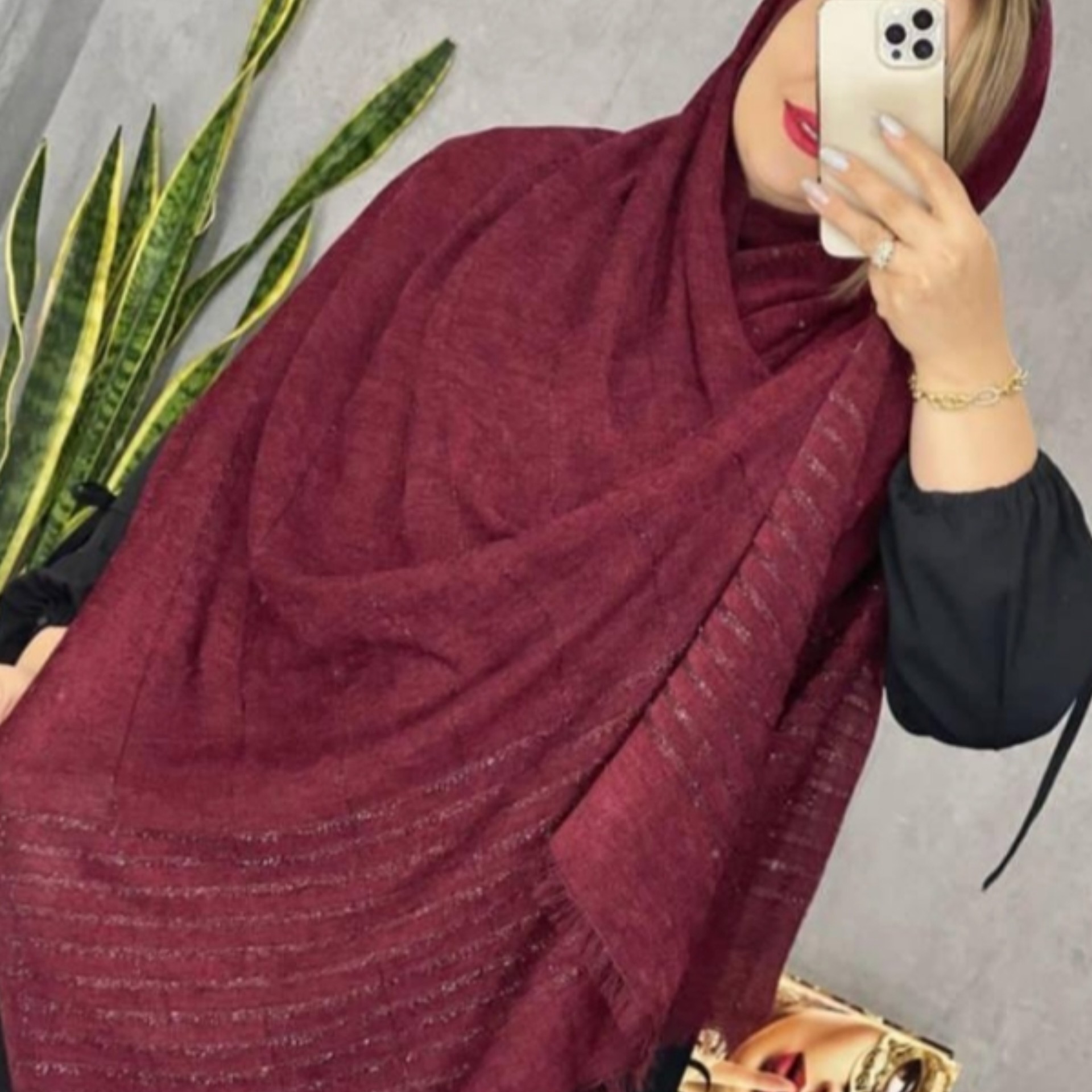 شال مخمل لمه دار.
