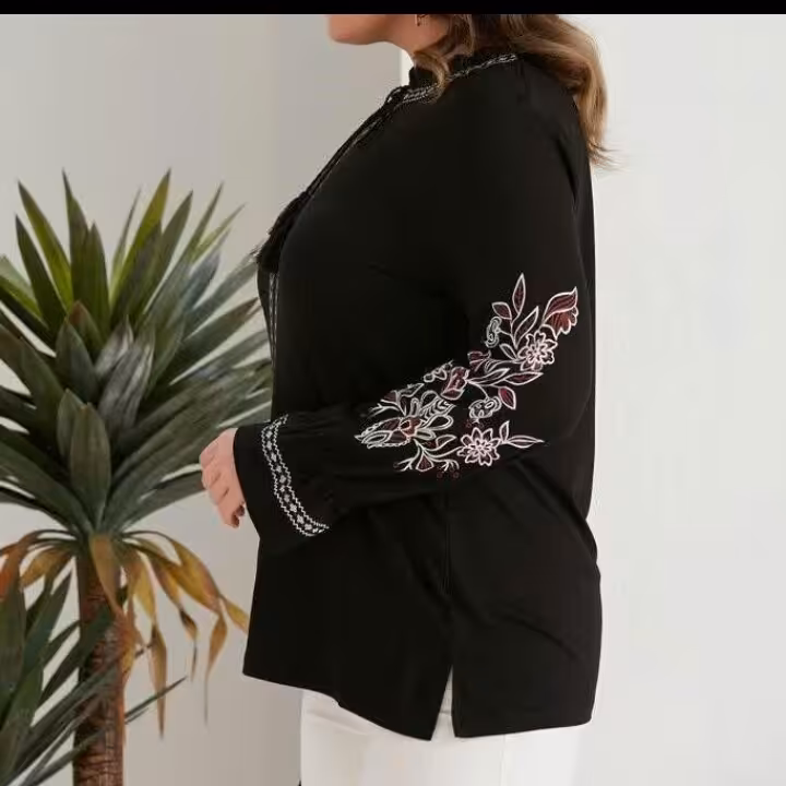 شومیز. نخی ترک یقه و استین کار شده قواره بزرگ 