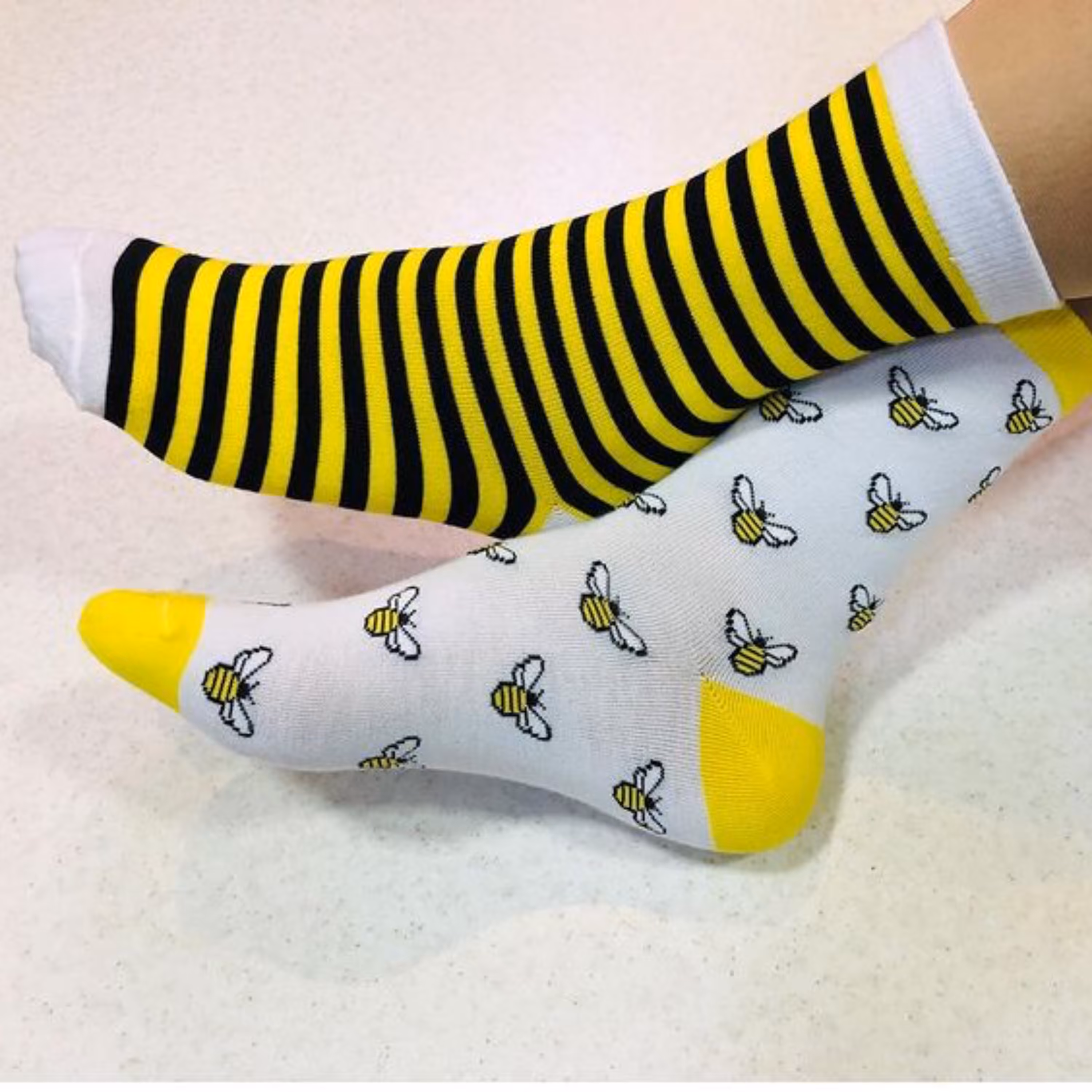 جوراب زنبوری تا به تا زرد