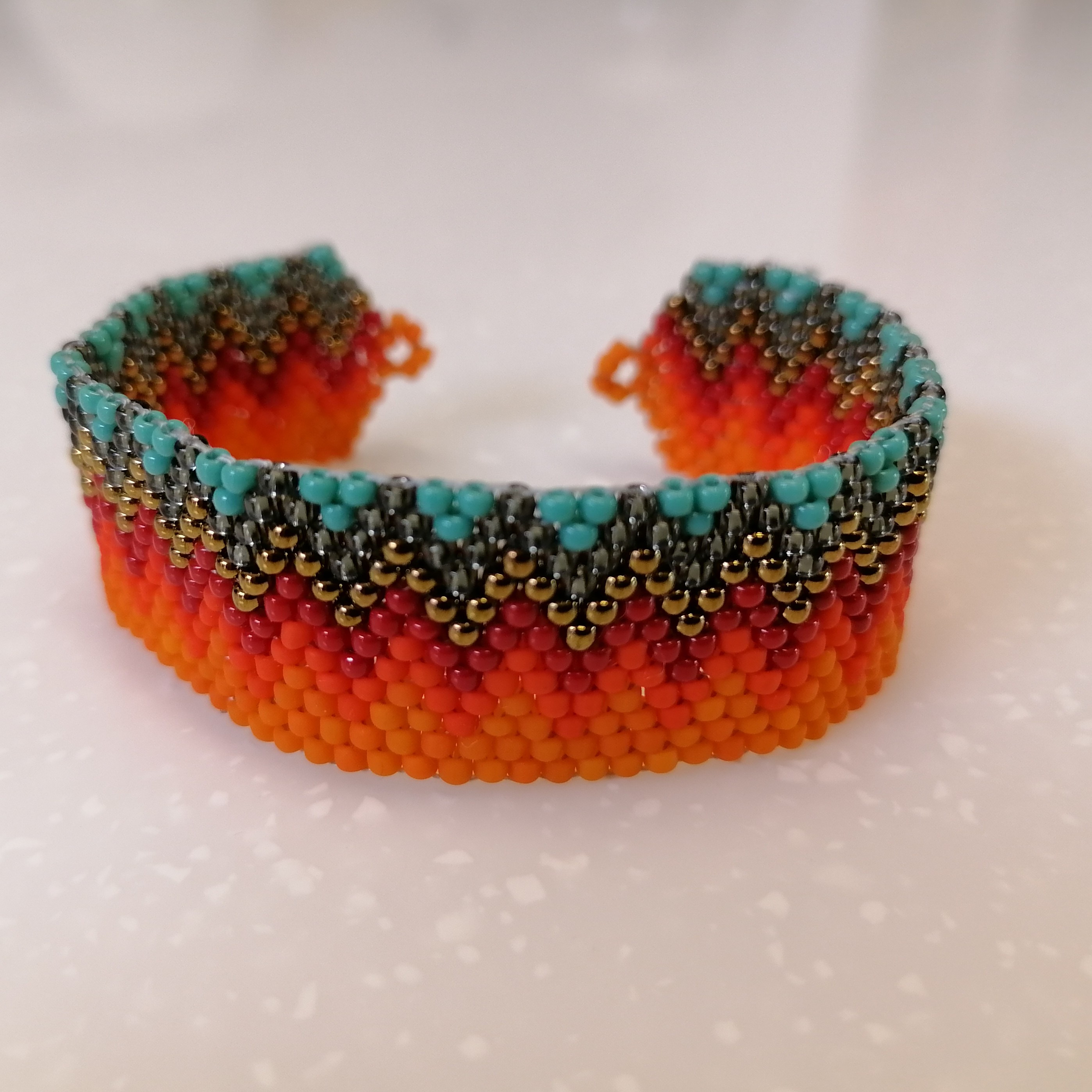 دستبند نارنجی