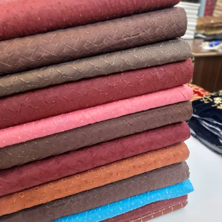 پارچه خامه دوزی دو طرح و و و چند رنگ مختلف