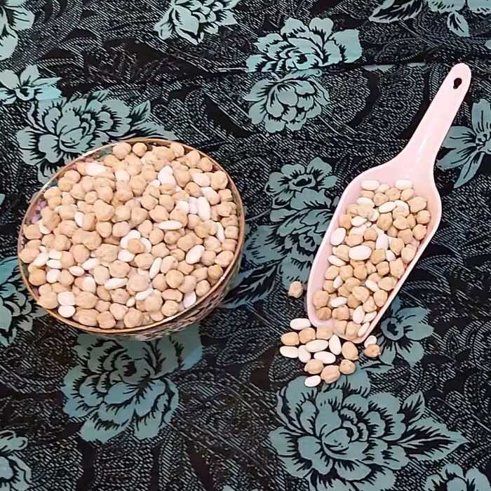 نخود و لوبیا سفید نیم کیلویی