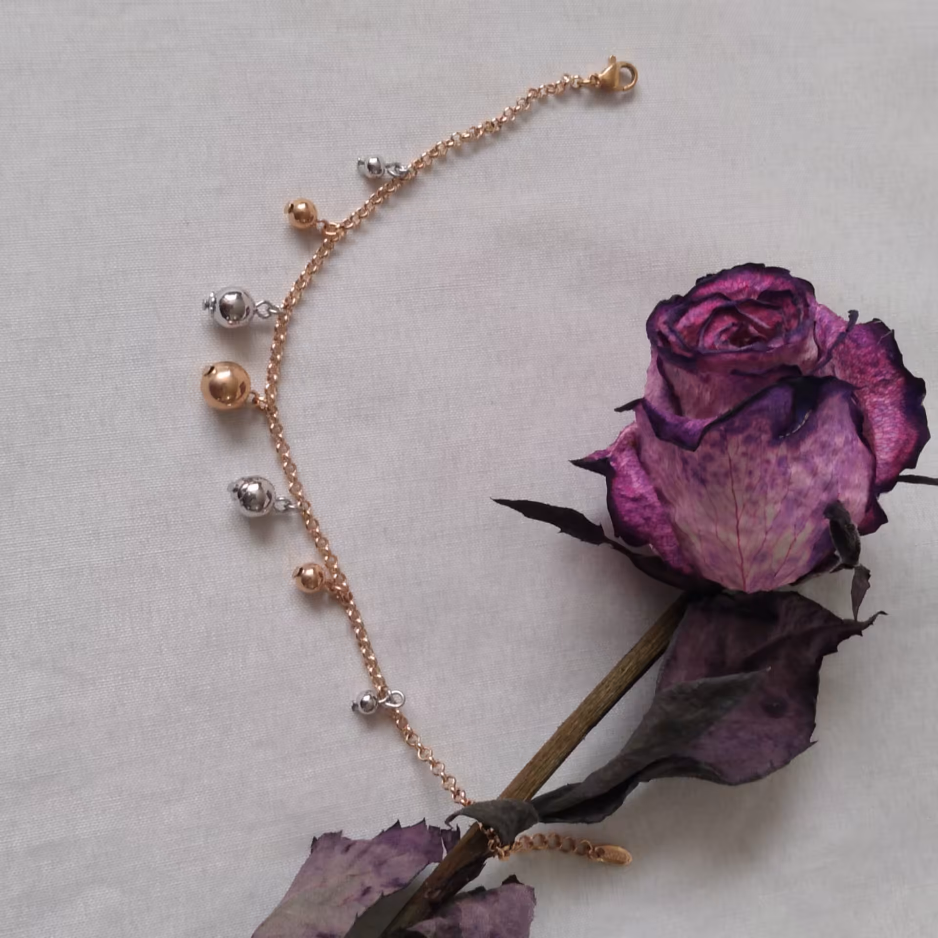 دستبندزنجیری توپی مارک ژوپینگ اصل ضدحساسیت ورنگ ثابت ساده وظریف که برای پابندهم میشه استفاده کرد