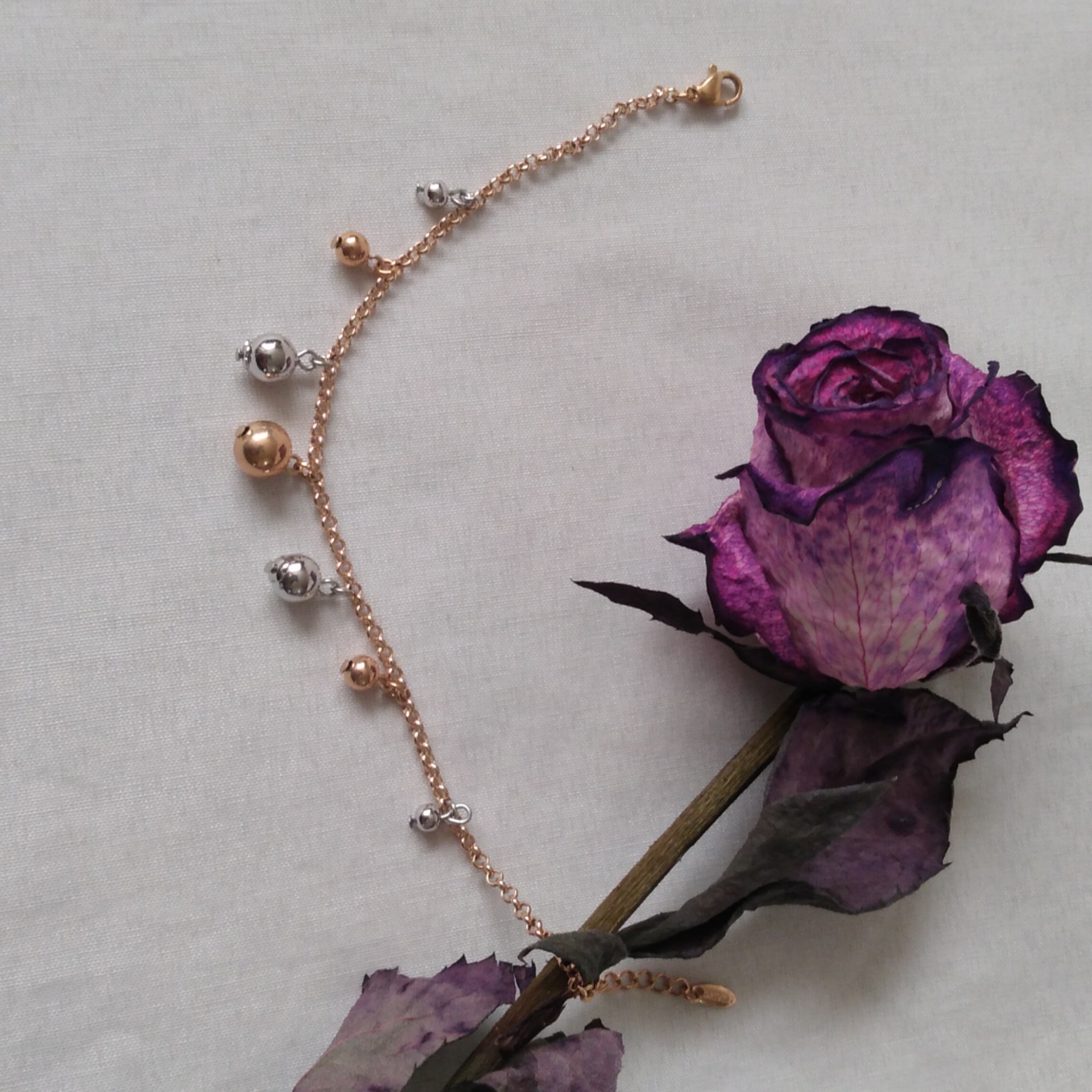 دستبندزنجیری توپی مارک ژوپینگ اصل ضدحساسیت ورنگ ثابت ساده وظریف که برای پابندهم میشه استفاده کرد