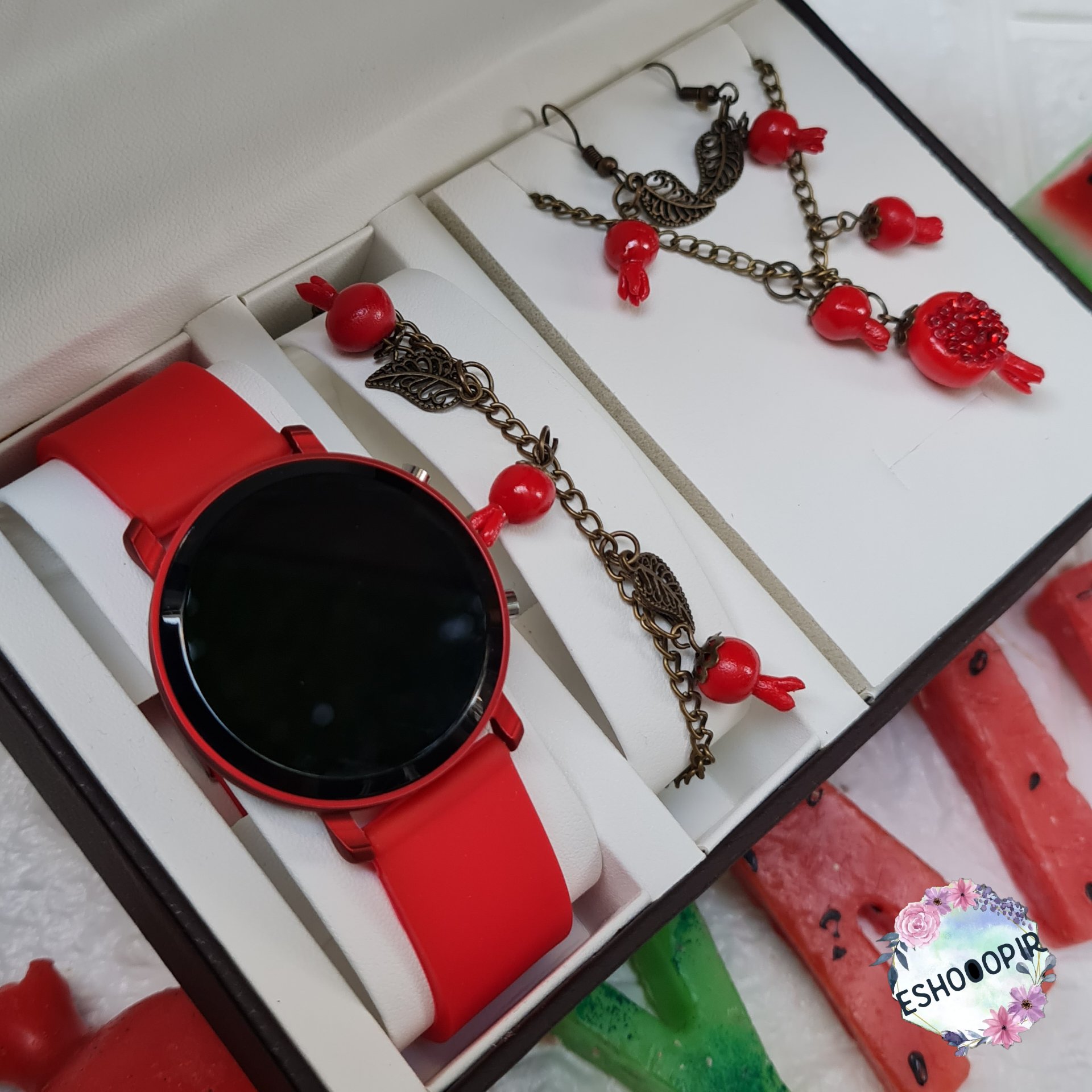 ست یلدایی ساعت و اکسسوری یلدا ( دستنبد انار و گردنبند انار و گوشواره انار ) مخصوص شب یلدا با ارسال رایگان