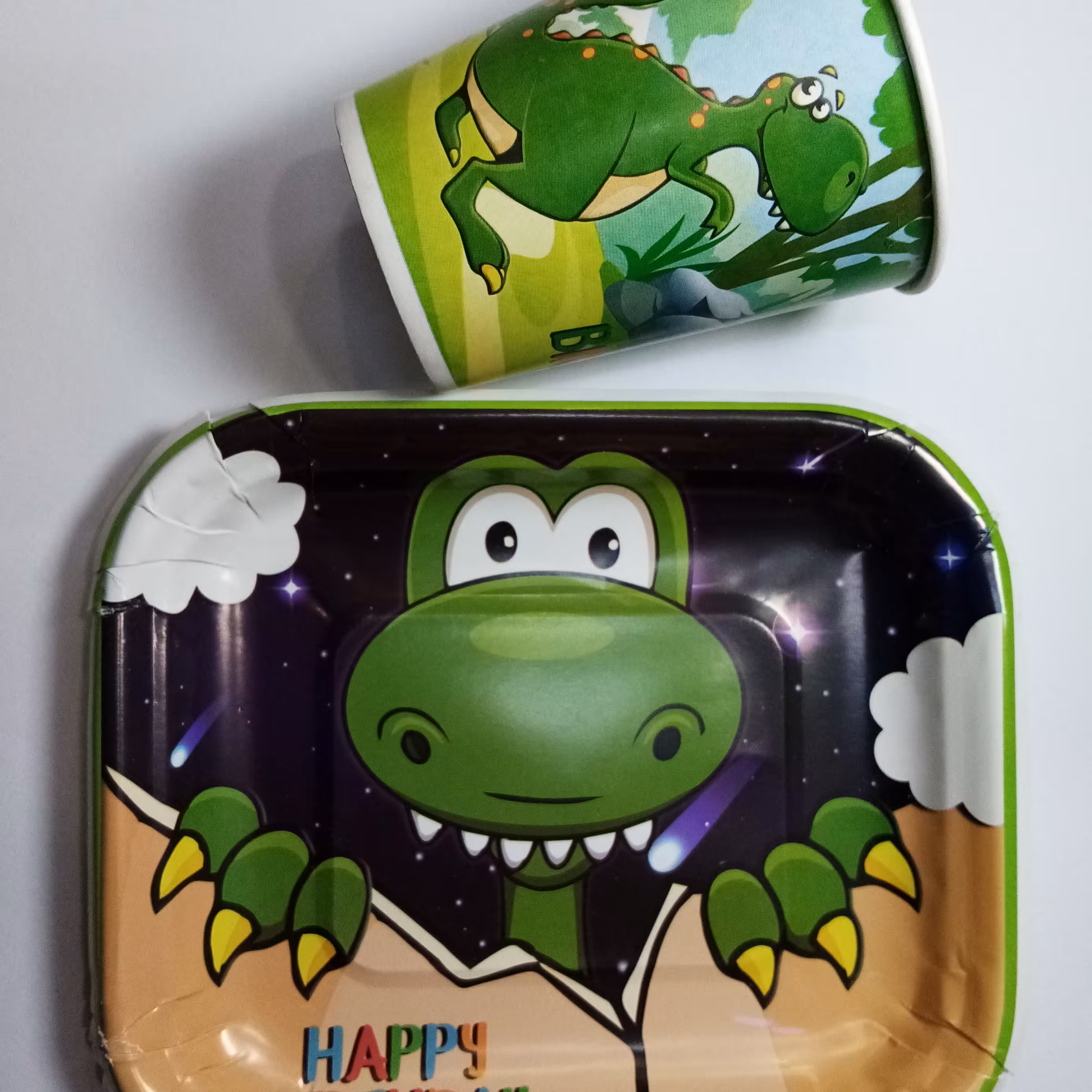 تم تولد دایناسور 