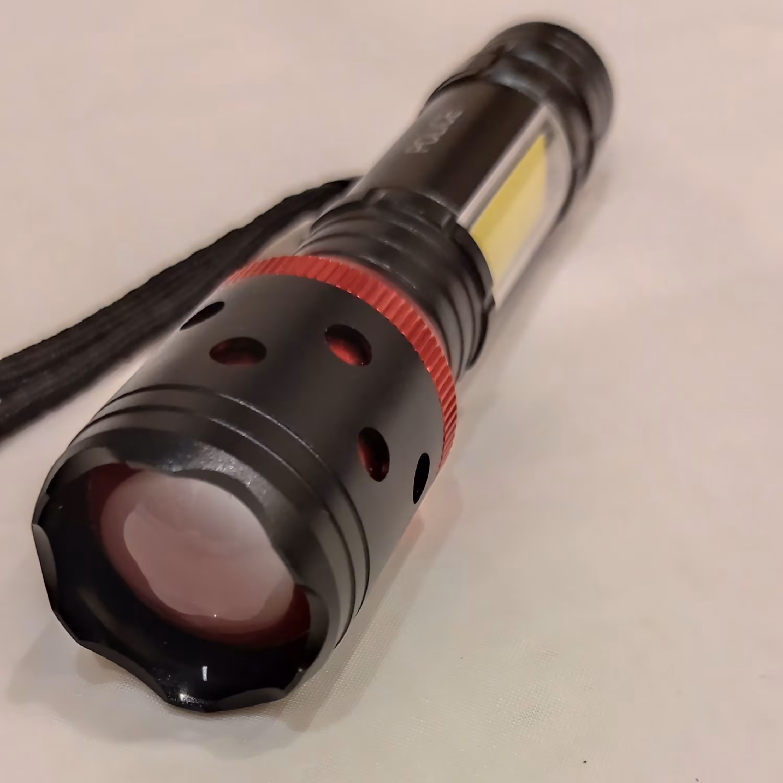 چراغ قوه شارژی 4 حالته اصلی