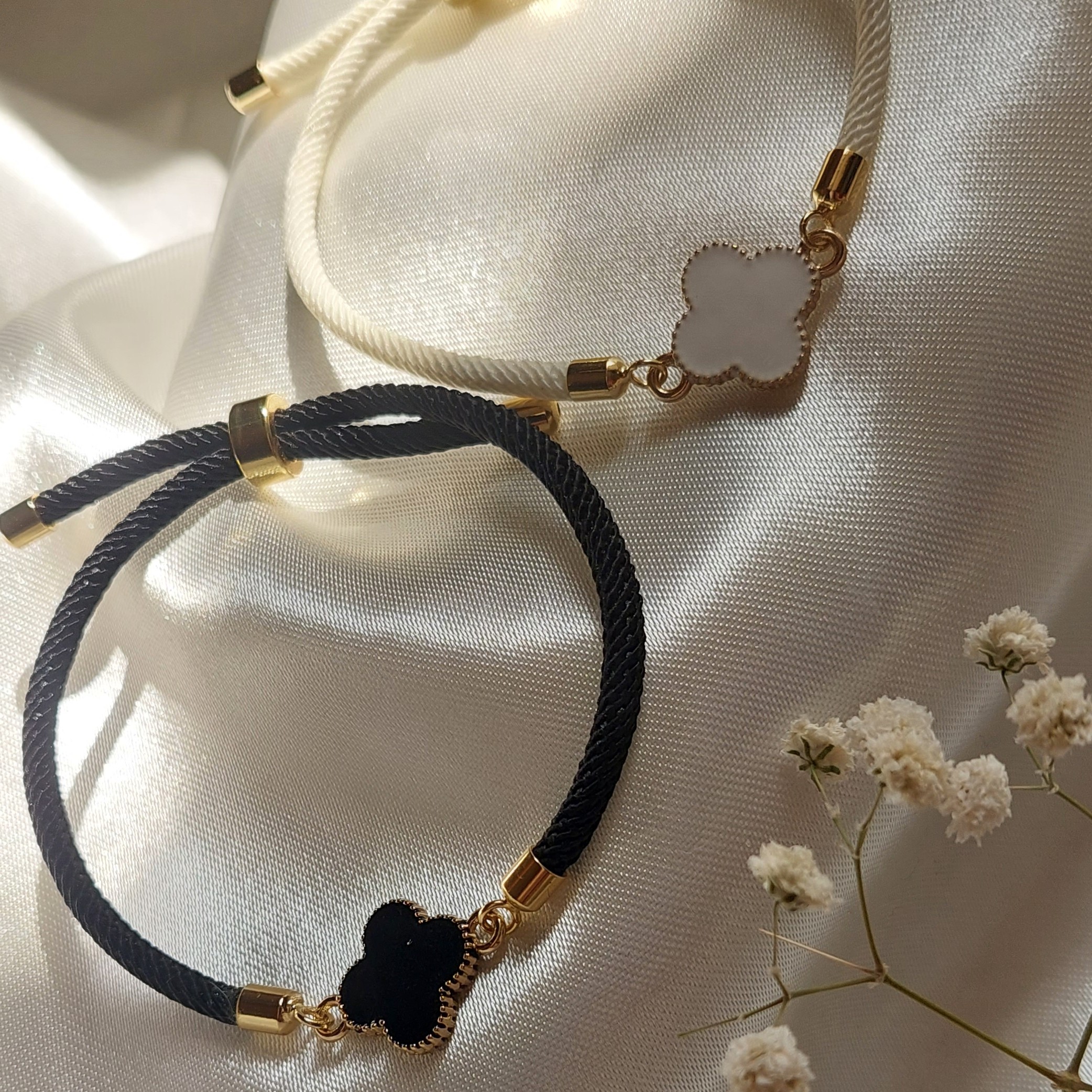 دستبند زیبا و پر طرفدار ونکلیف با بند آسانسوری