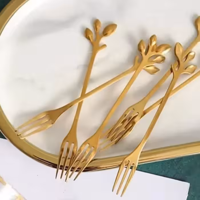 چنگال کوچک استیل طلایی مدل برگی 