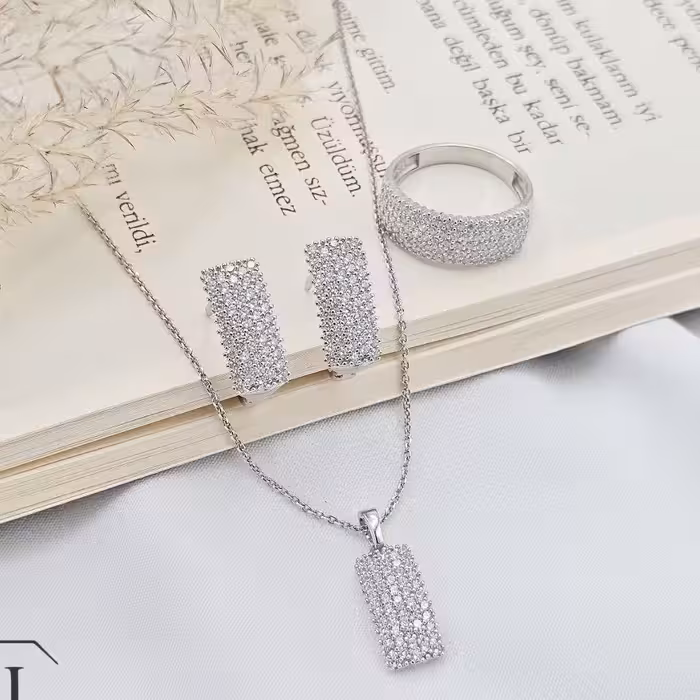 نیم ست نقره پرنسس قیمت با زنجیر