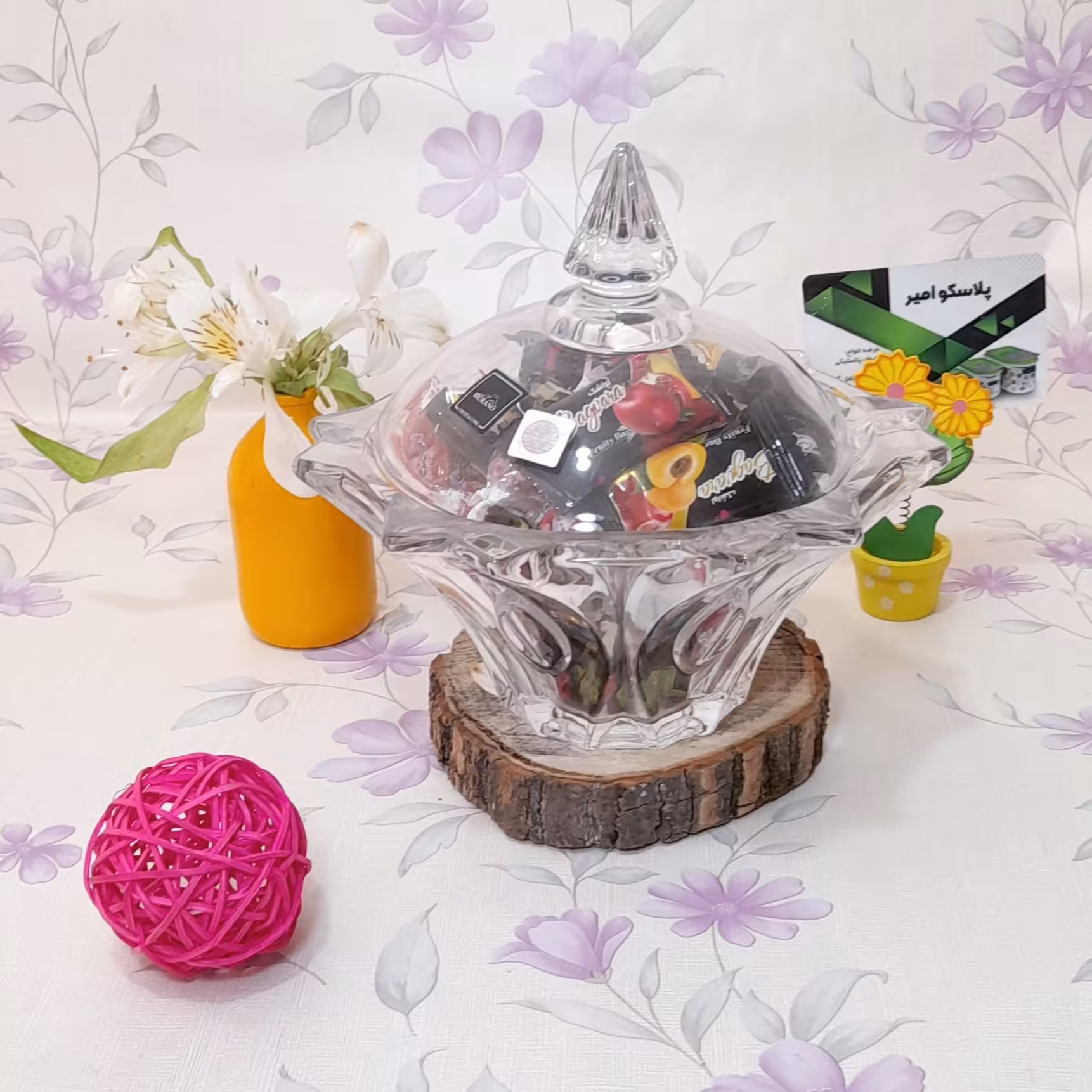 شکلات خوری.