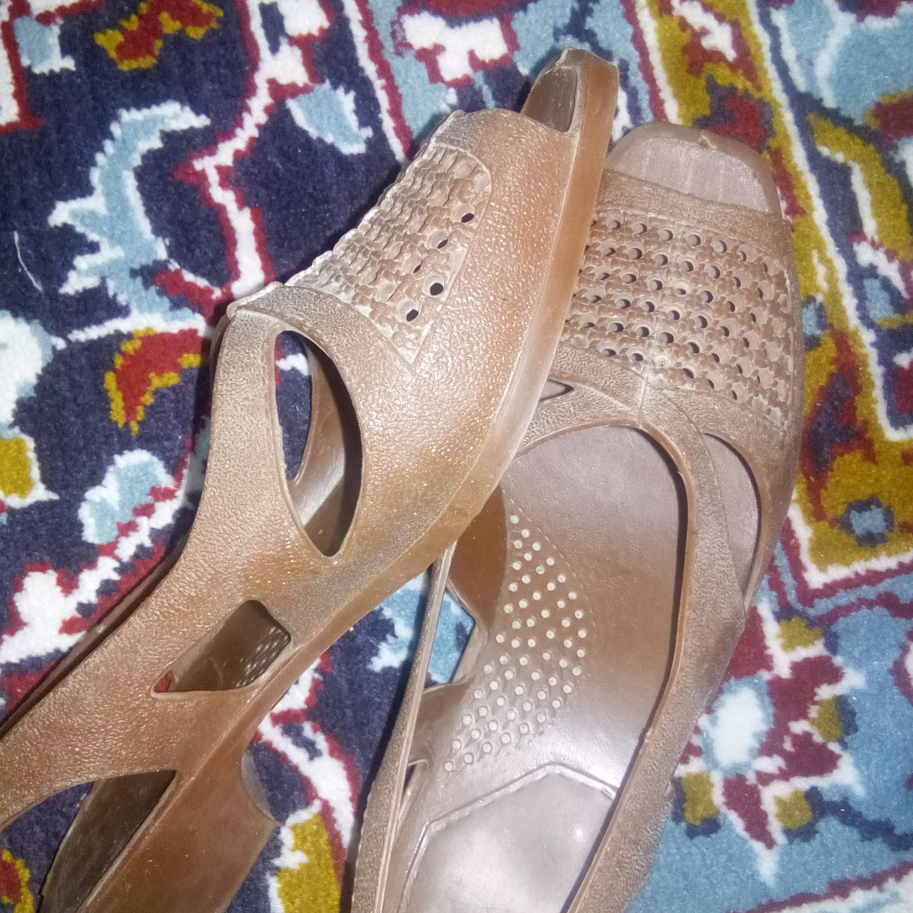 کفش راحتی جلو و پشت باز